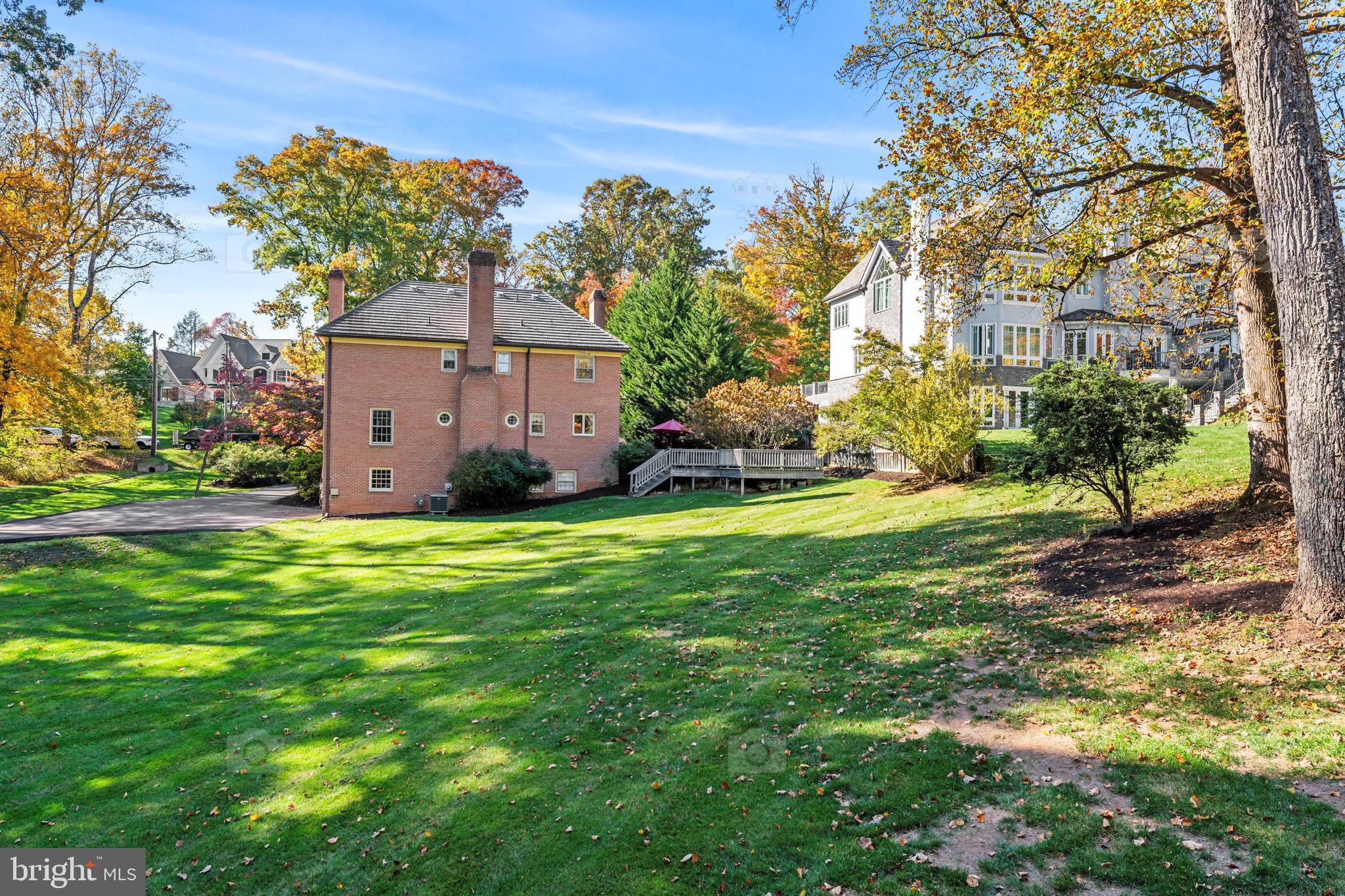 WOODSIDE ESTATES - Residential