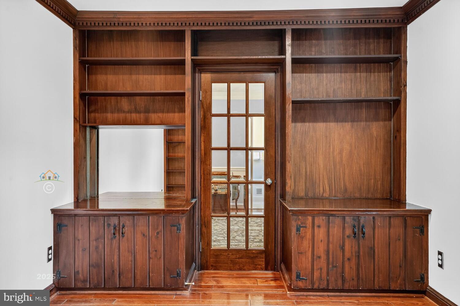 WOODSIDE ESTATES - Residential