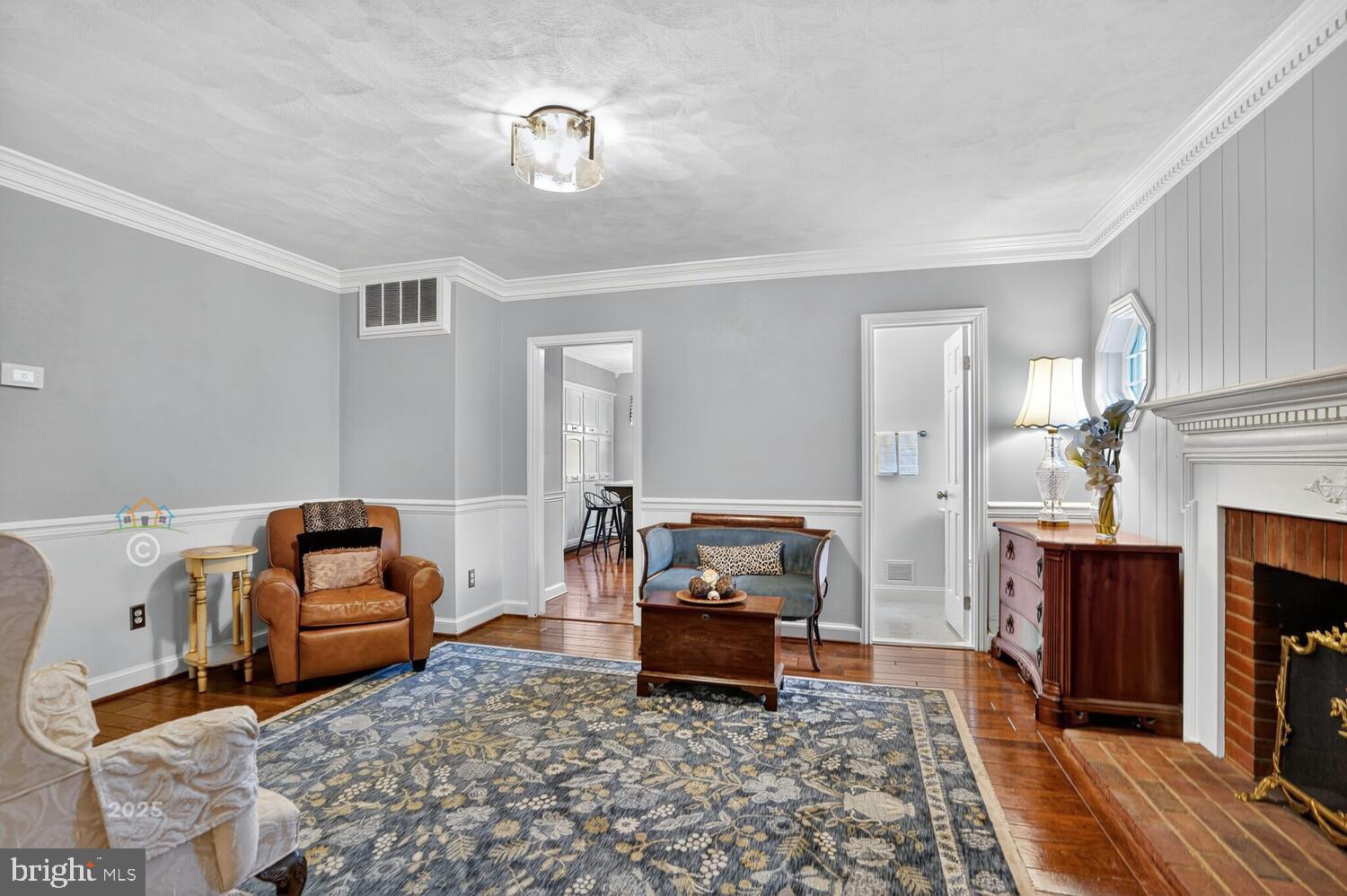 WOODSIDE ESTATES - Residential