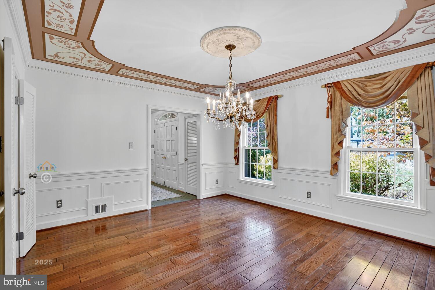 WOODSIDE ESTATES - Residential