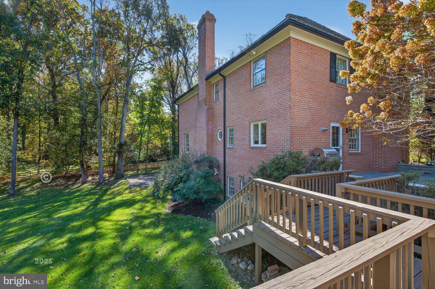 WOODSIDE ESTATES - Residential