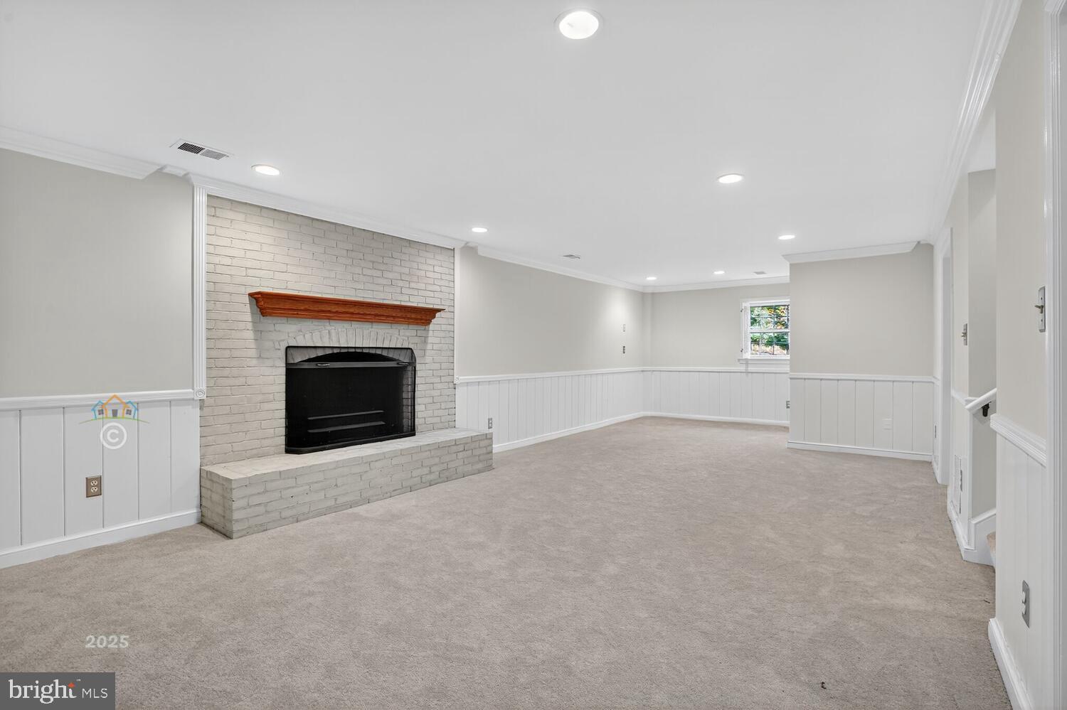 WOODSIDE ESTATES - Residential