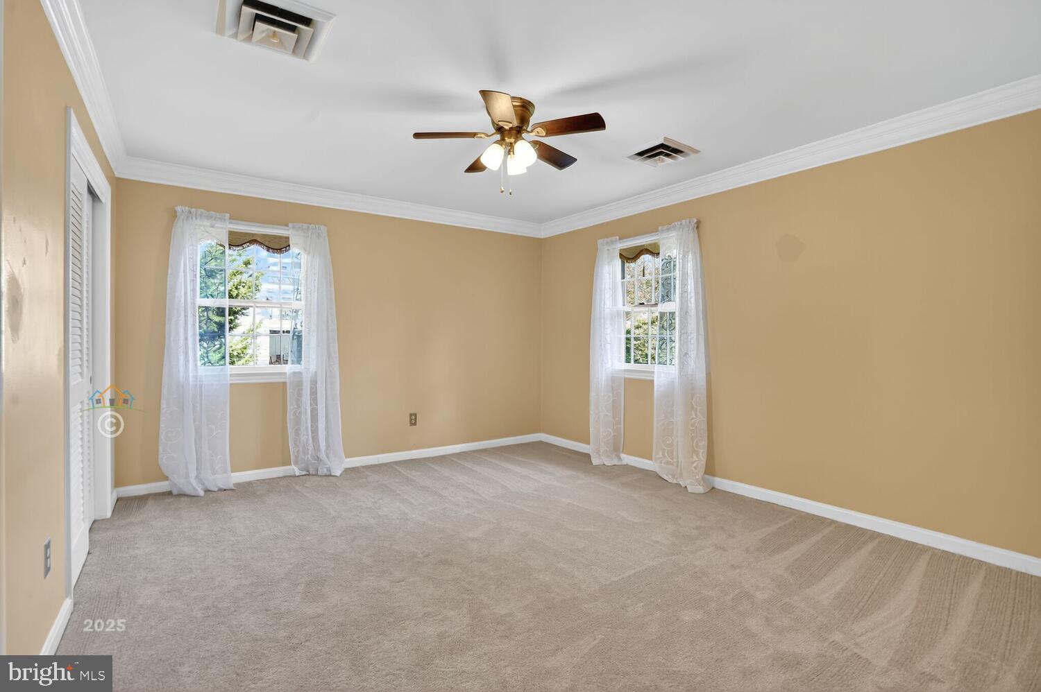 WOODSIDE ESTATES - Residential