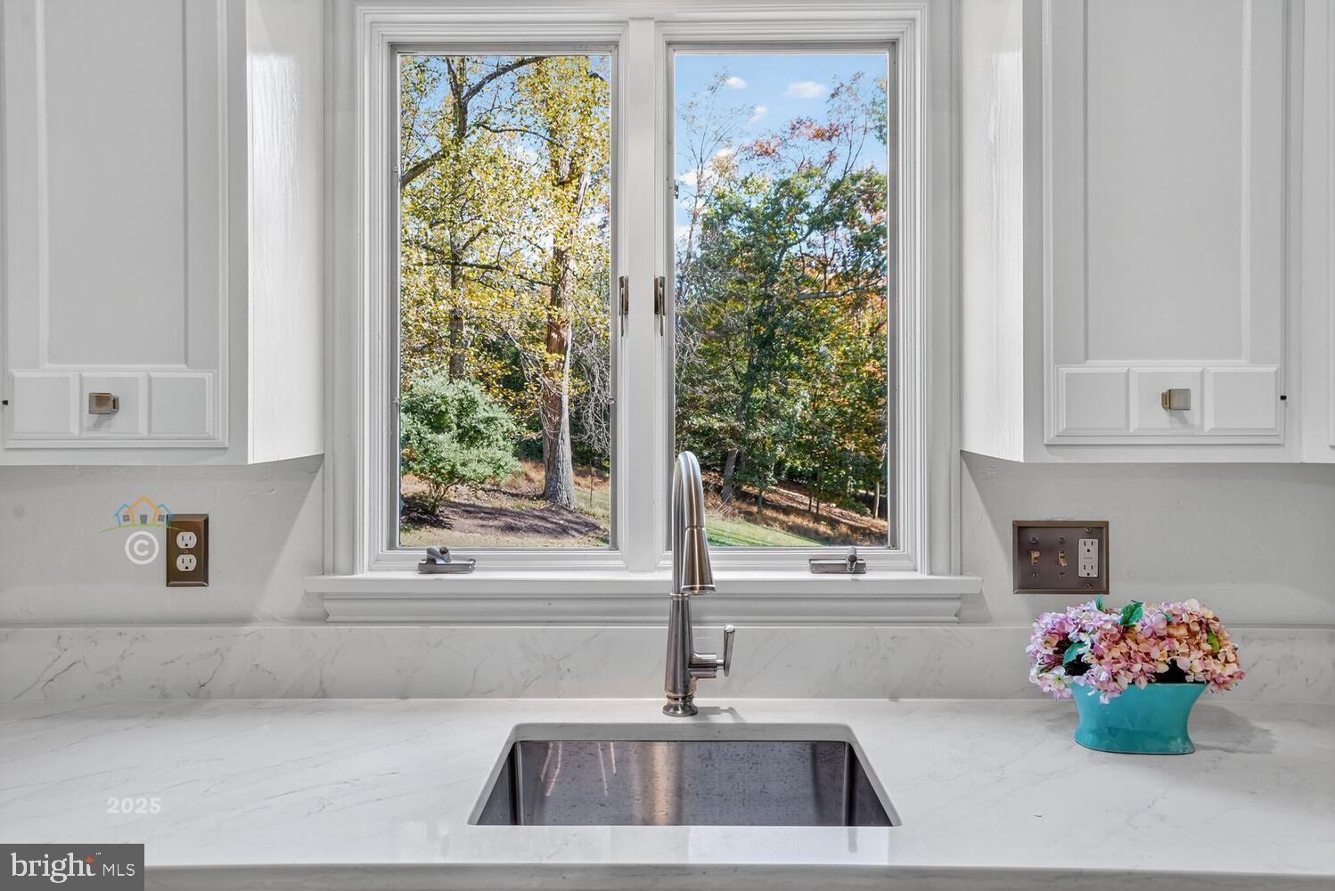 WOODSIDE ESTATES - Residential