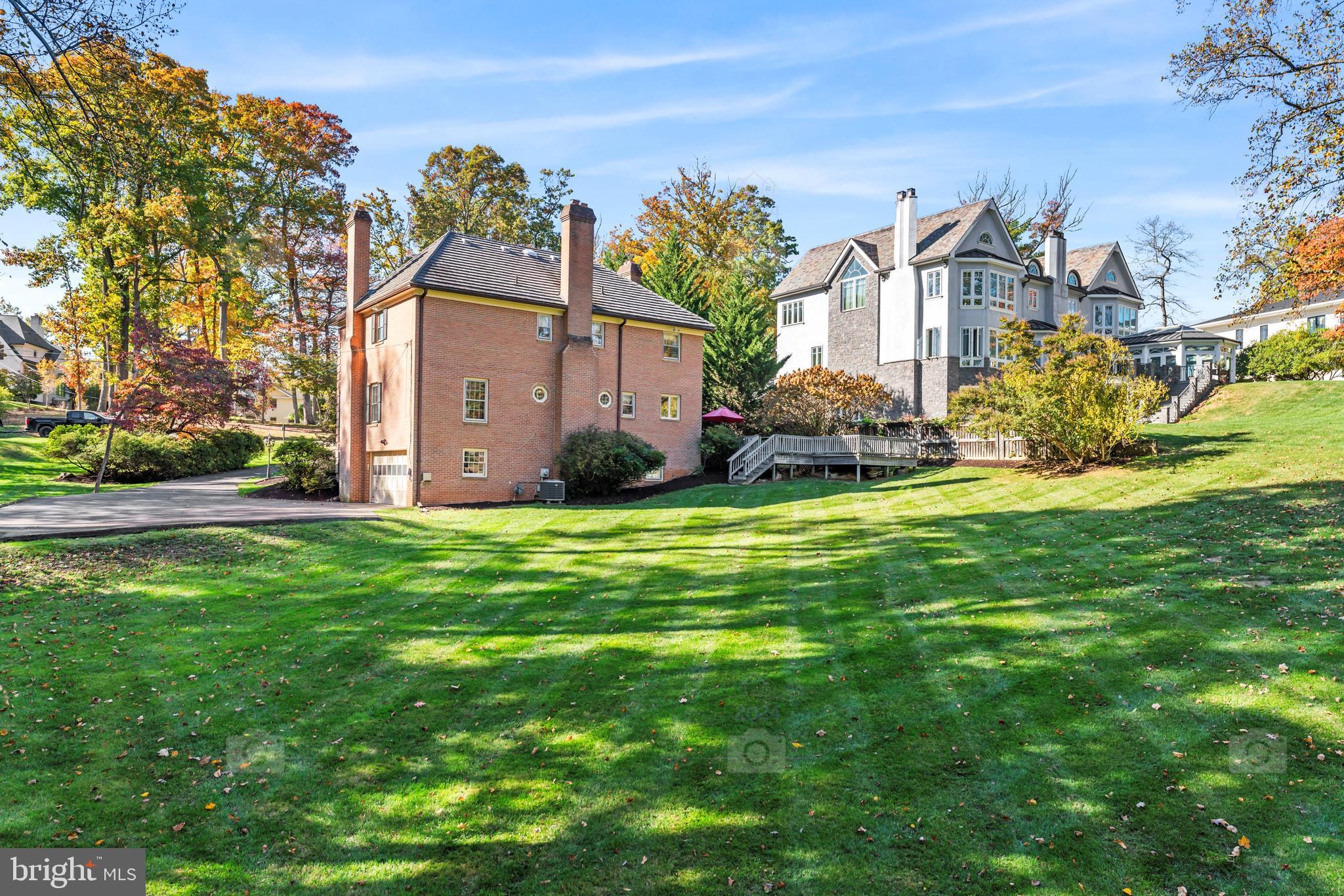 WOODSIDE ESTATES - Residential