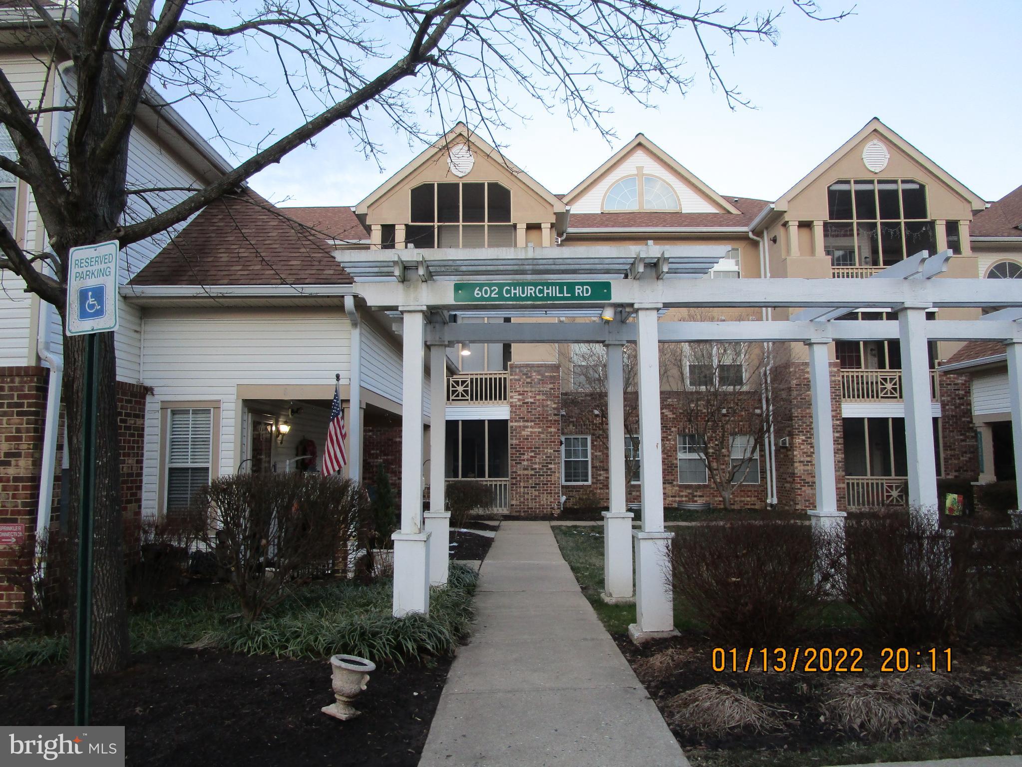 ENGLISH COUNTRY MANOR - Residential