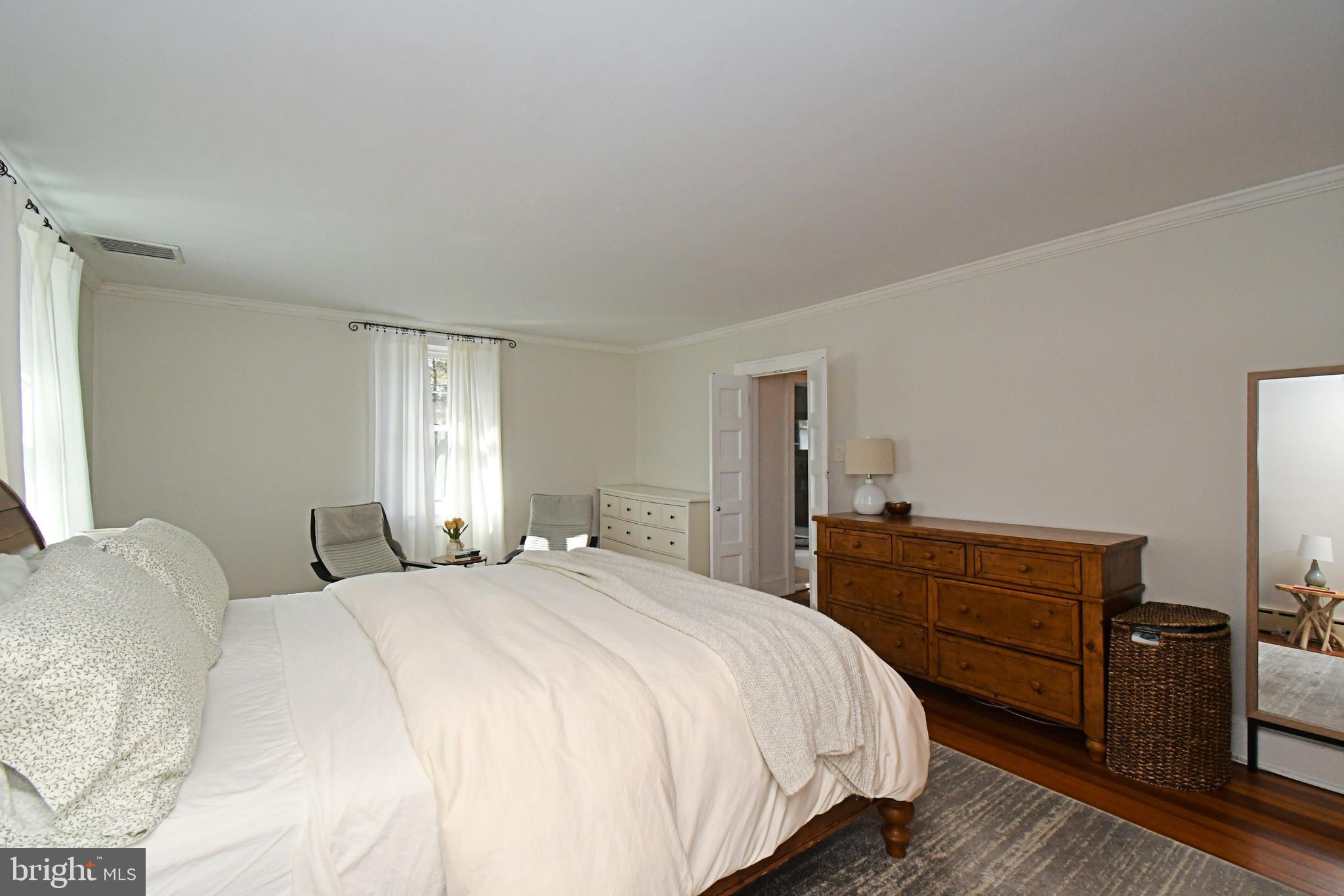 DELAVUE MANOR - Residential