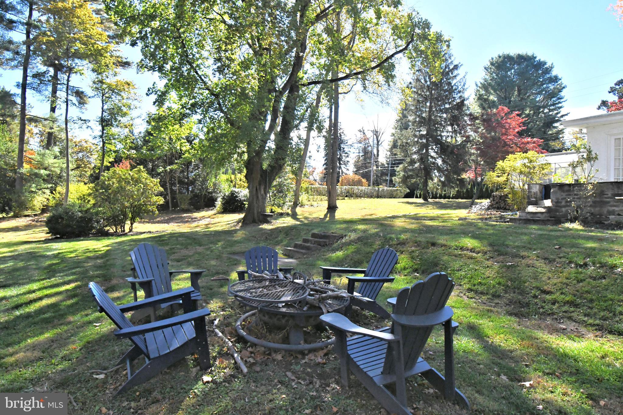 DELAVUE MANOR - Residential
