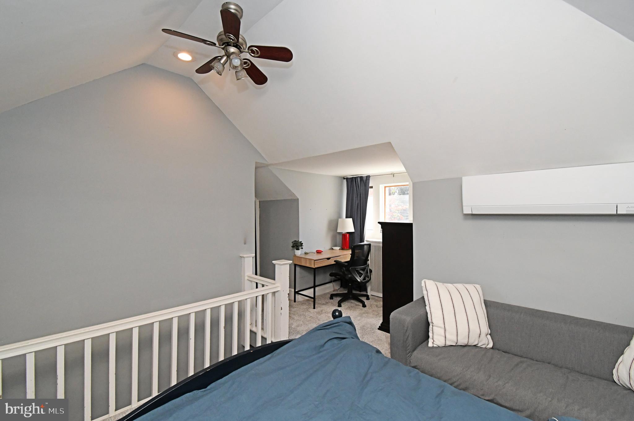 DELAVUE MANOR - Residential