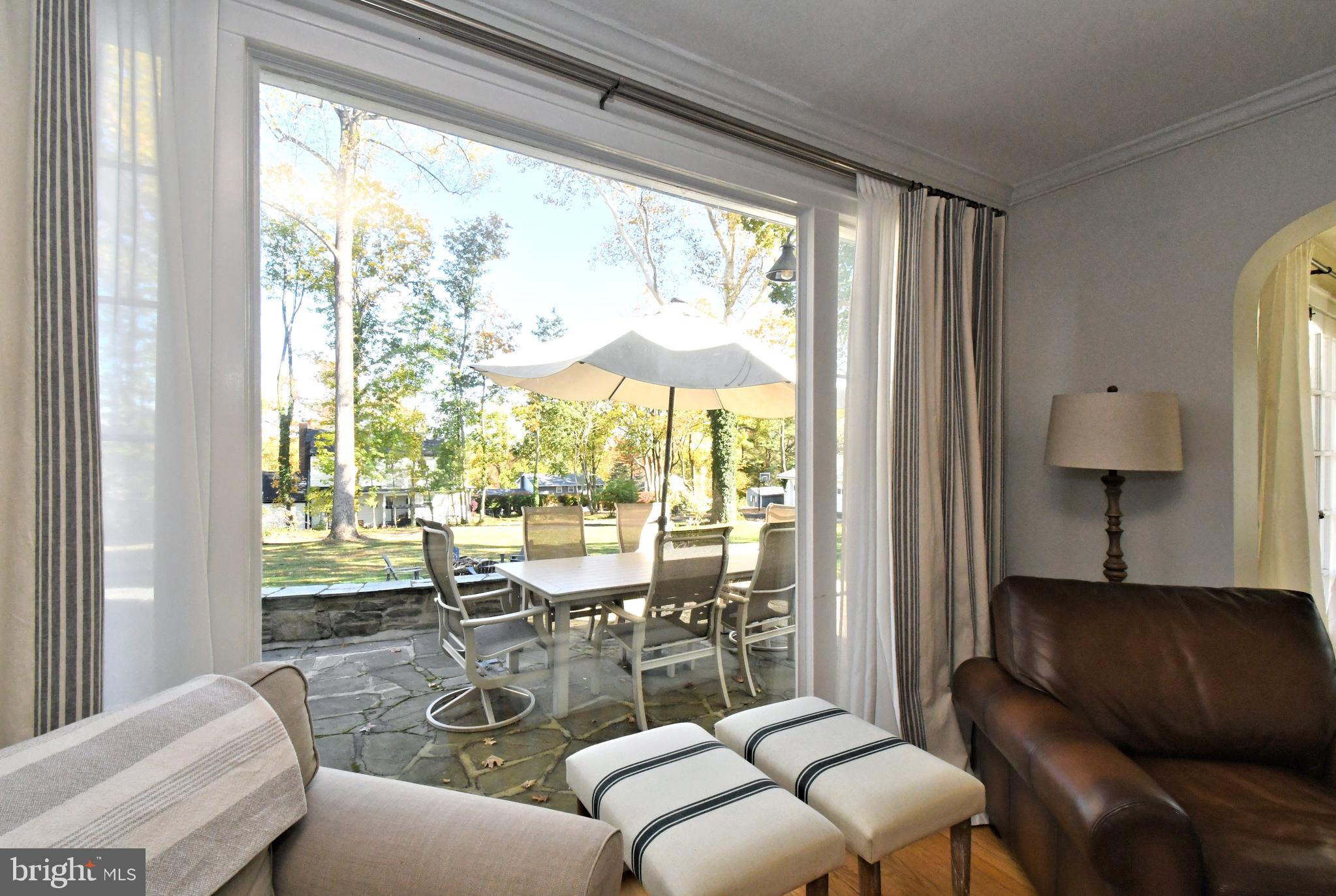 DELAVUE MANOR - Residential