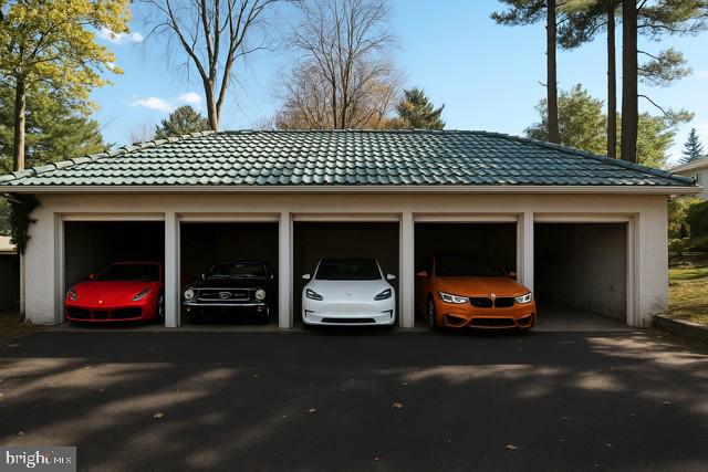 DELAVUE MANOR - Residential