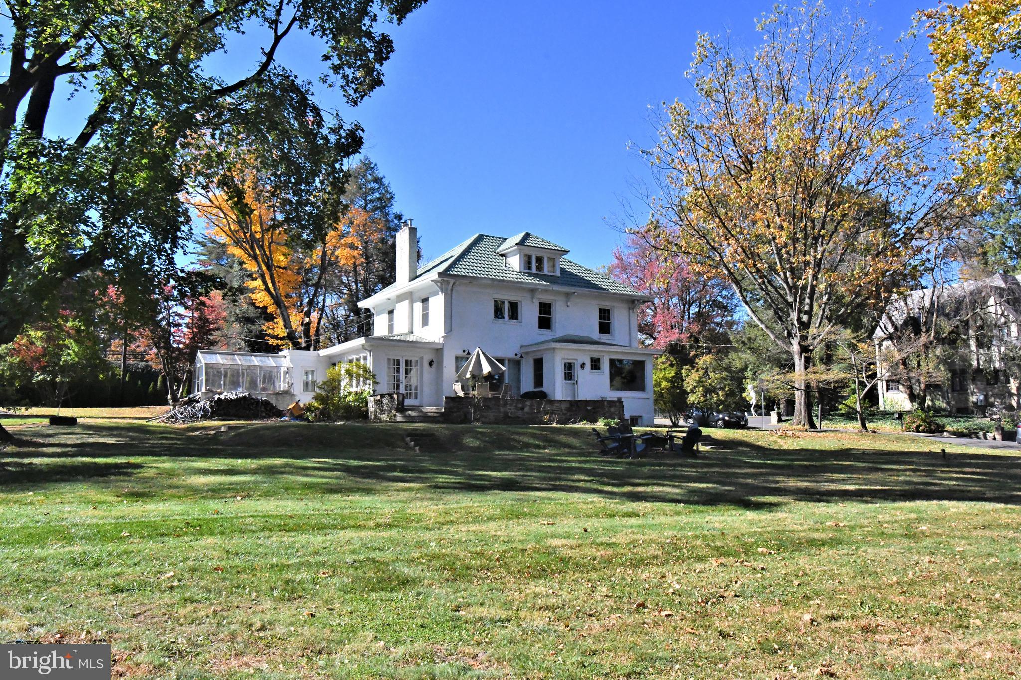 DELAVUE MANOR - Residential