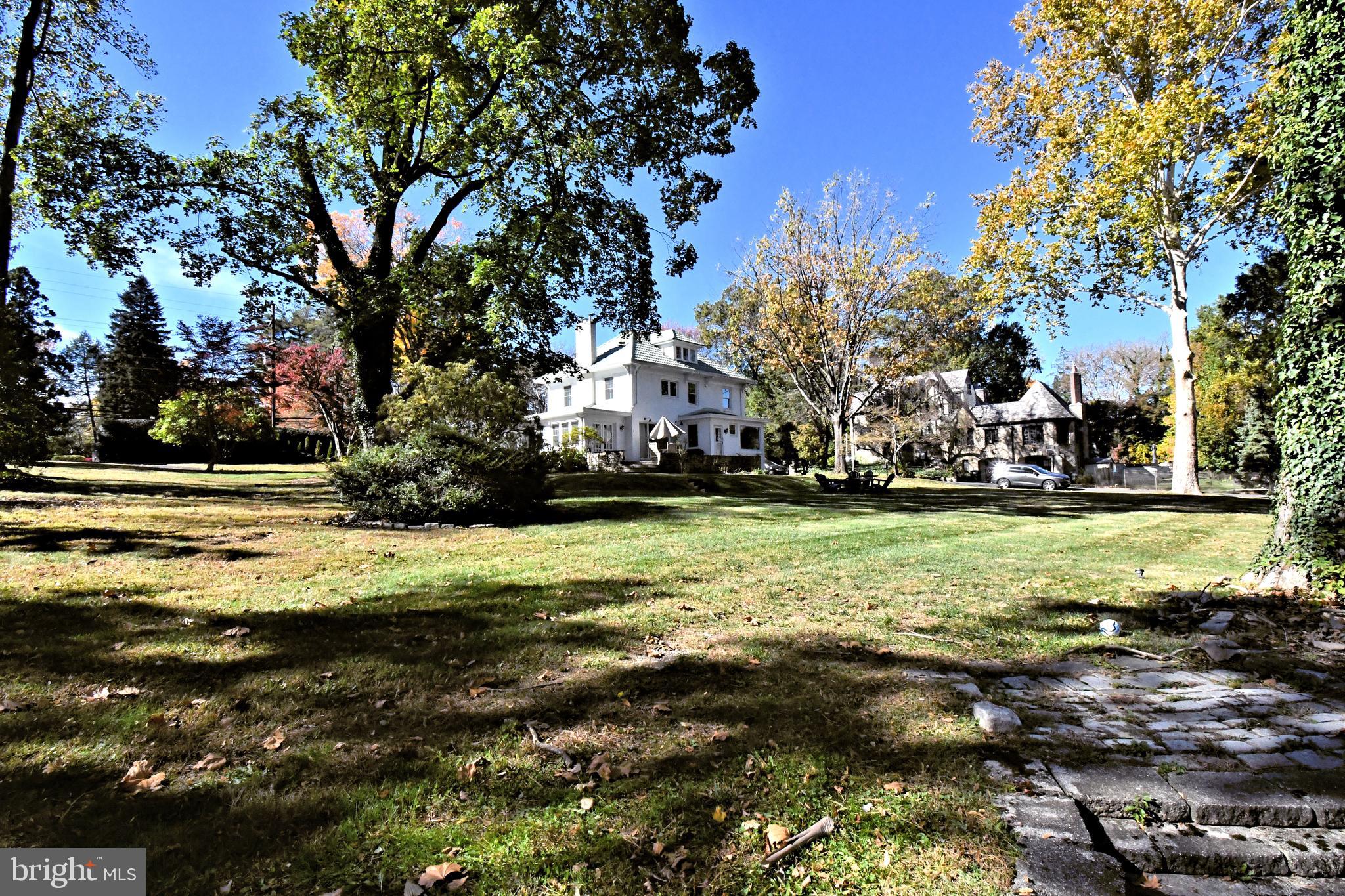 DELAVUE MANOR - Residential