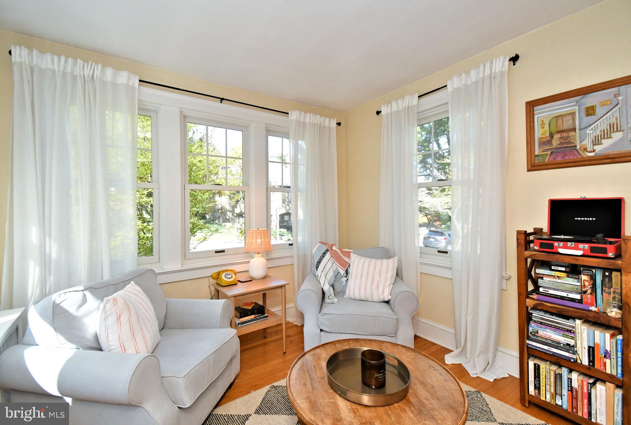 DELAVUE MANOR - Residential