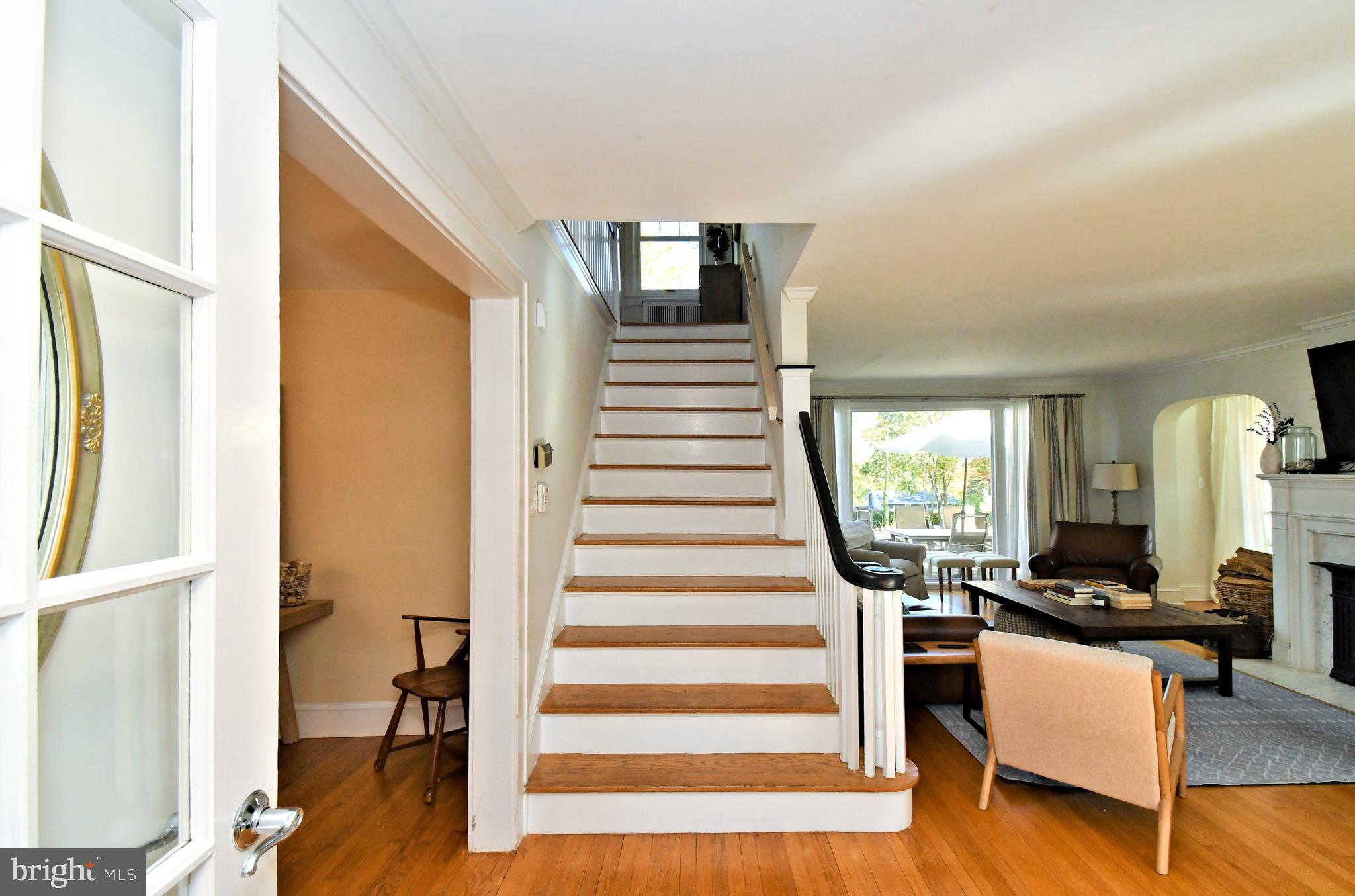 DELAVUE MANOR - Residential