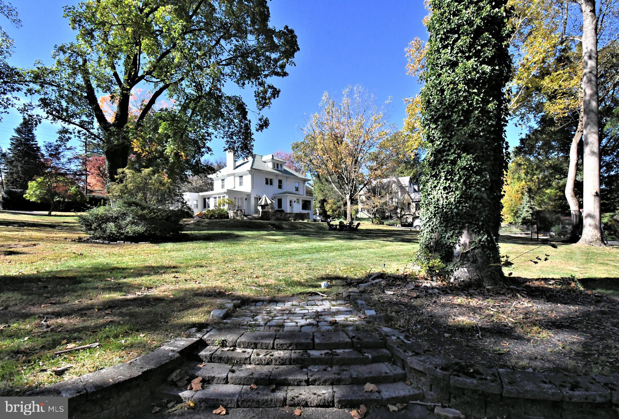 DELAVUE MANOR - Residential