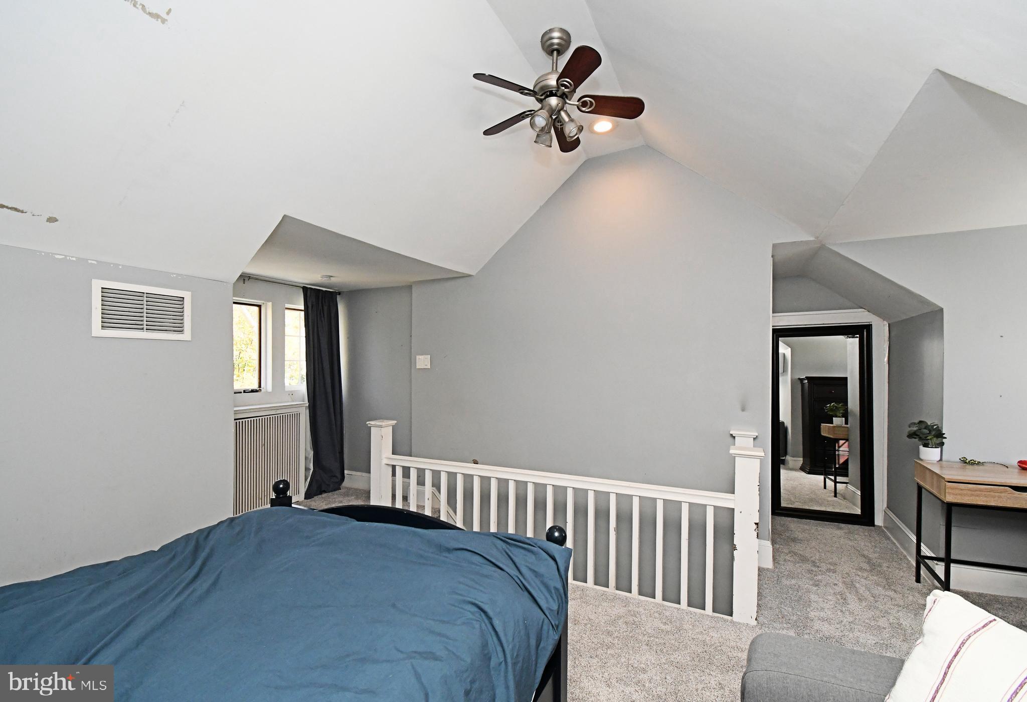 DELAVUE MANOR - Residential