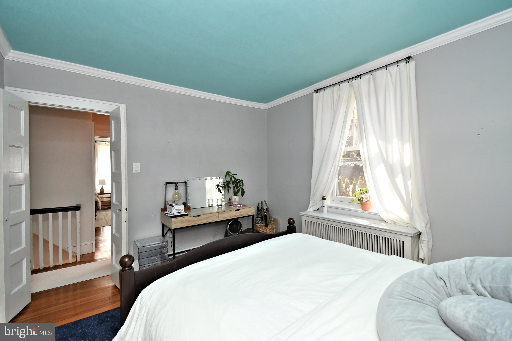 DELAVUE MANOR - Residential