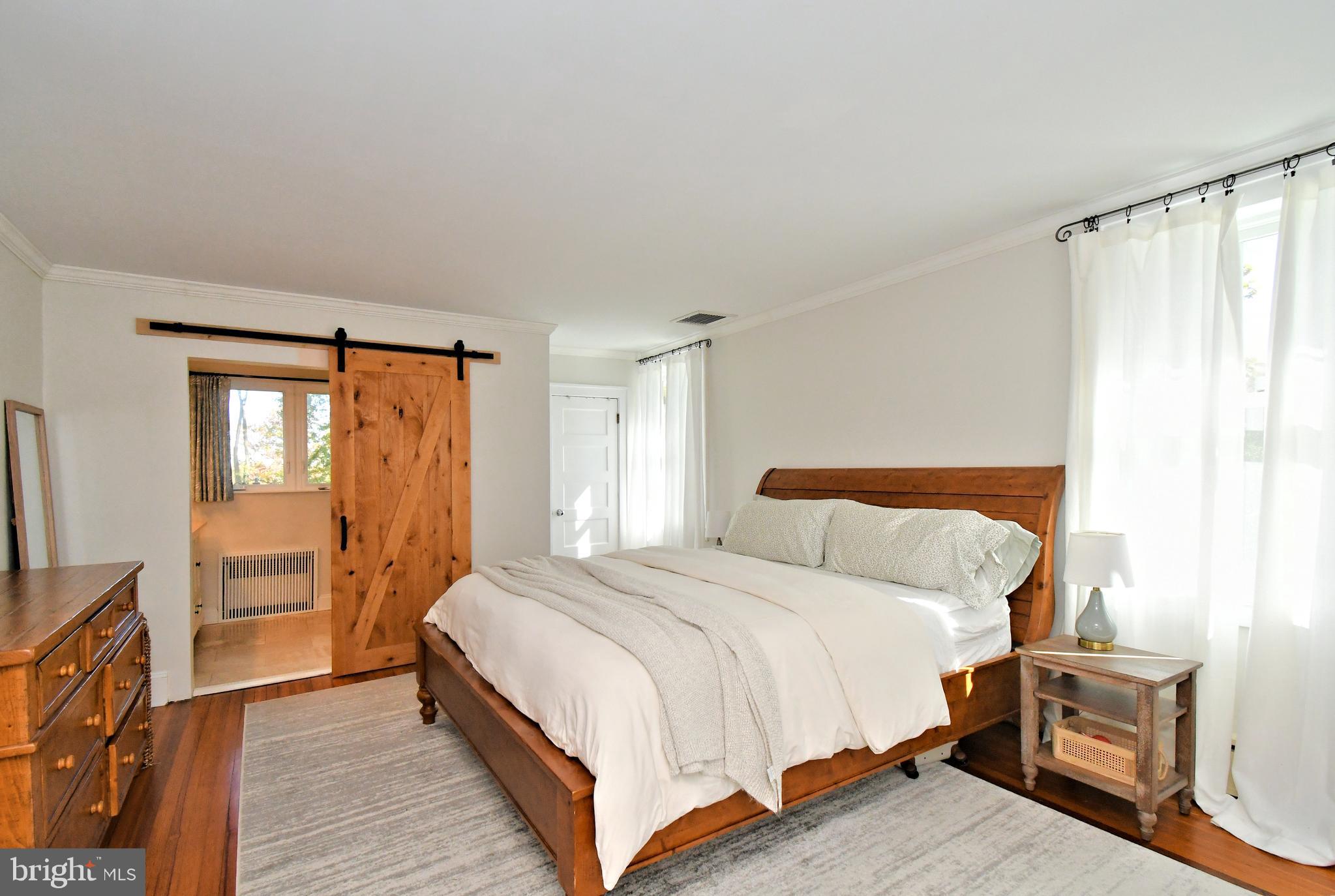 DELAVUE MANOR - Residential