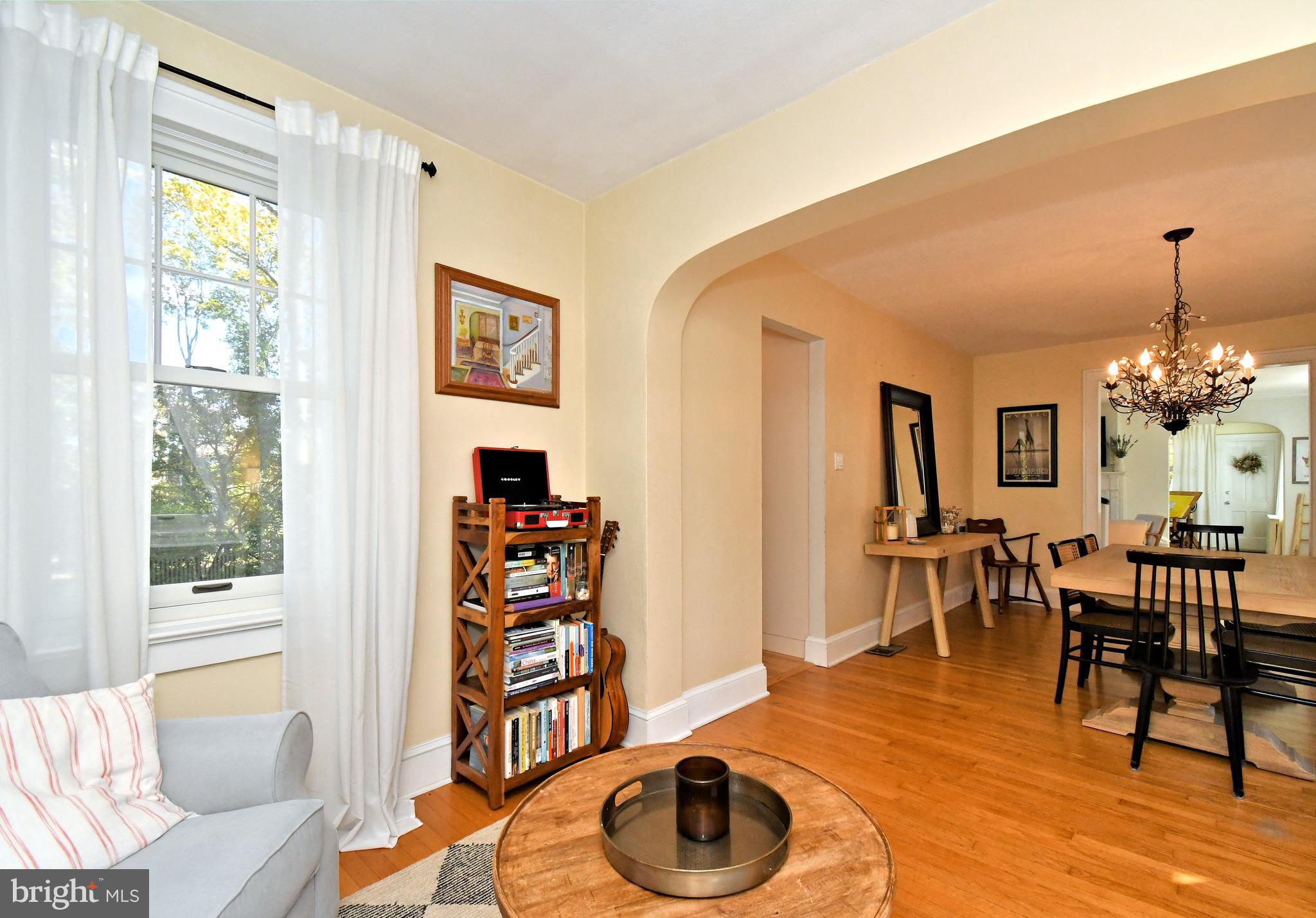 DELAVUE MANOR - Residential