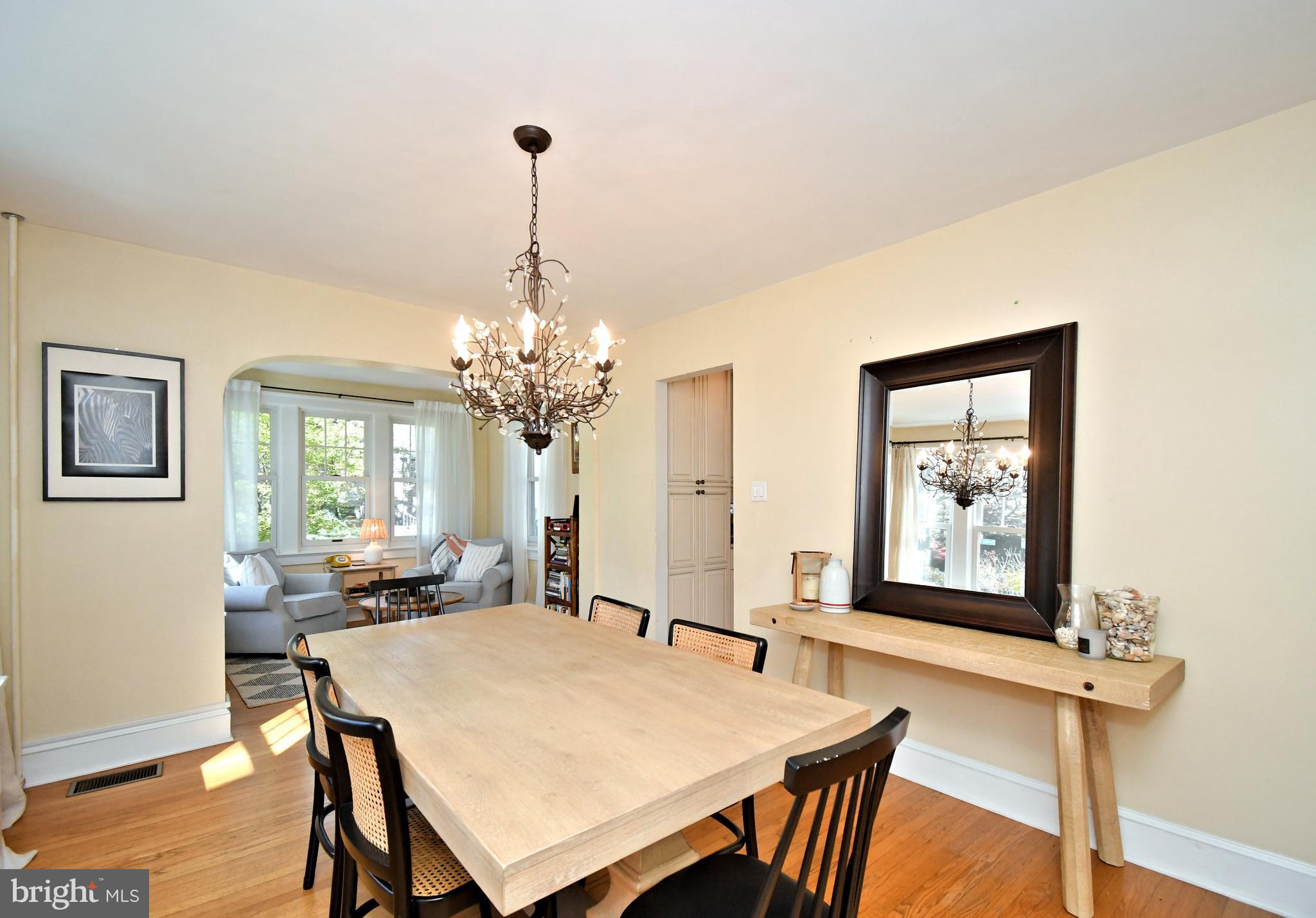 DELAVUE MANOR - Residential