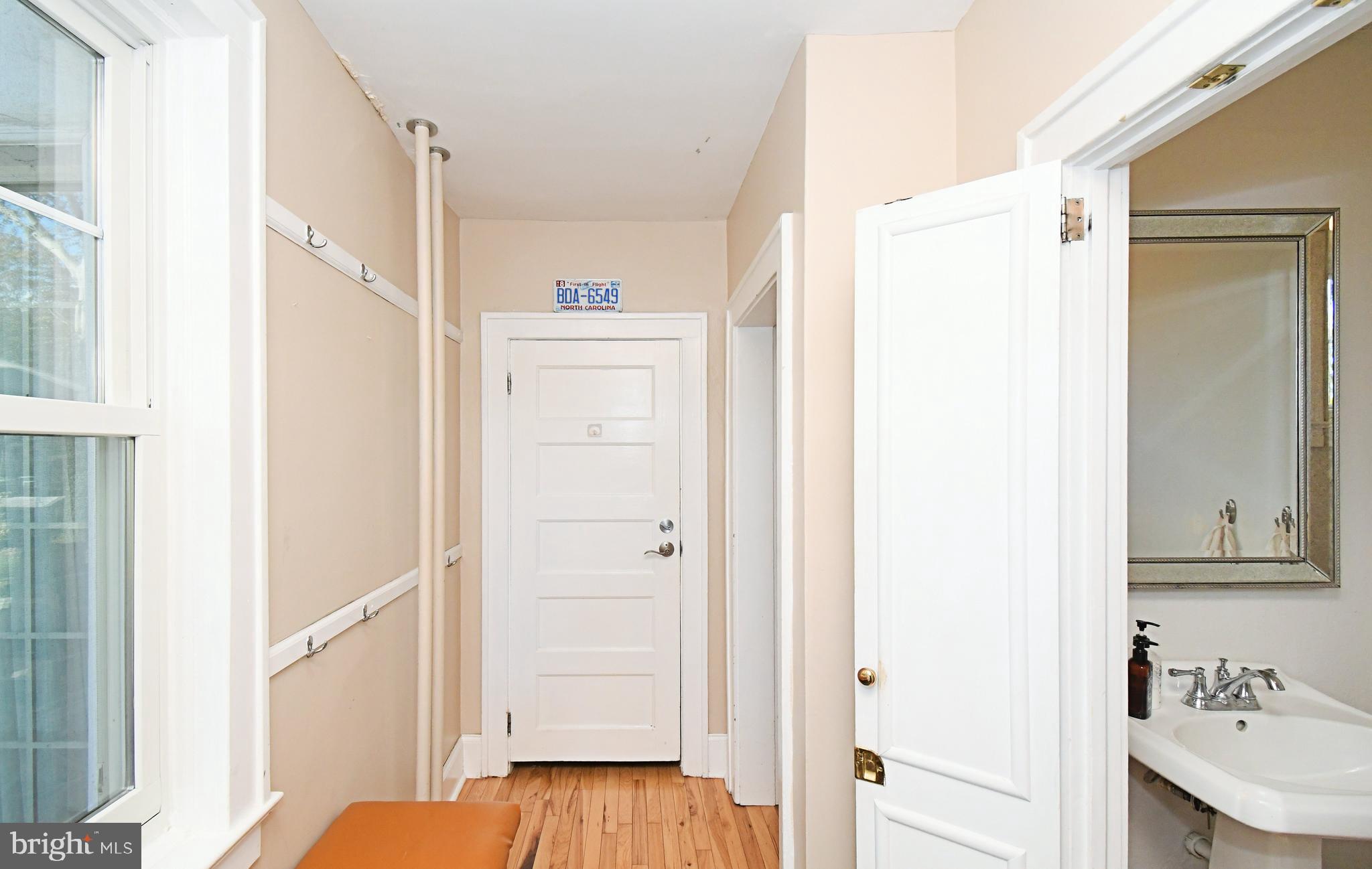 DELAVUE MANOR - Residential