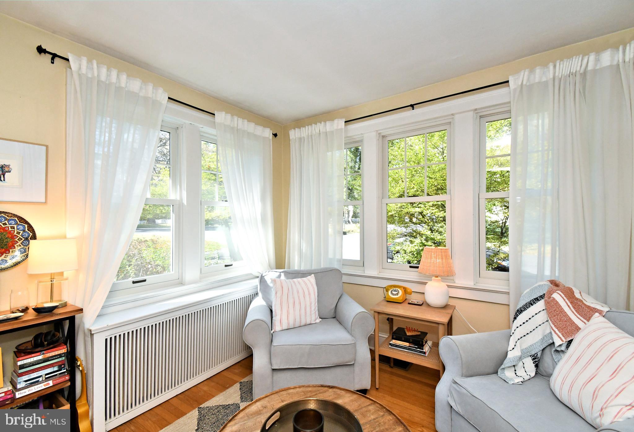 DELAVUE MANOR - Residential