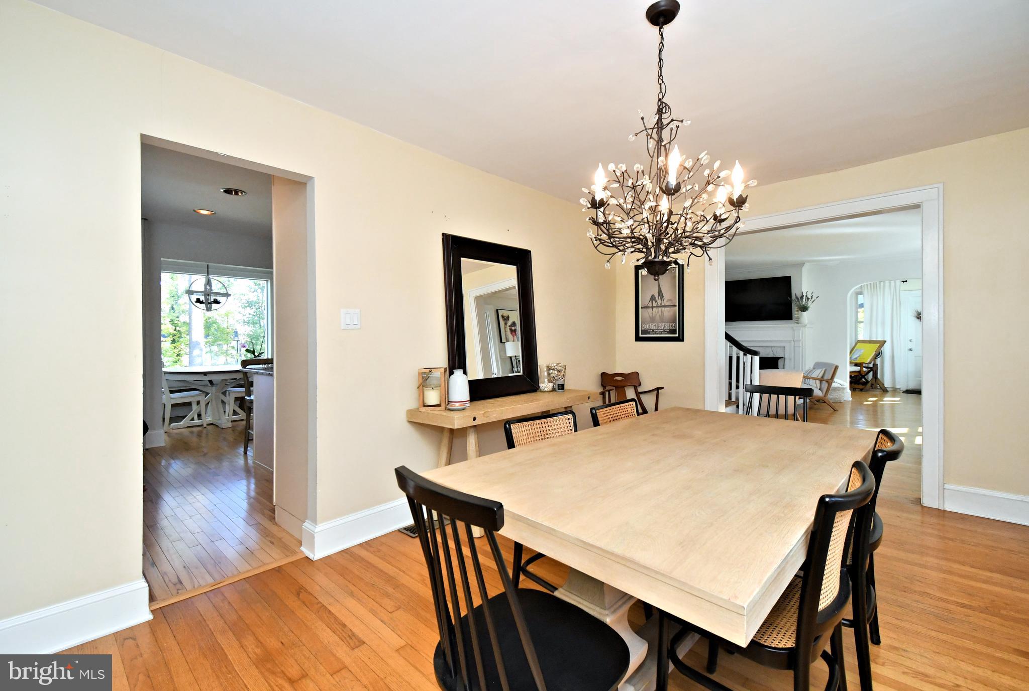 DELAVUE MANOR - Residential