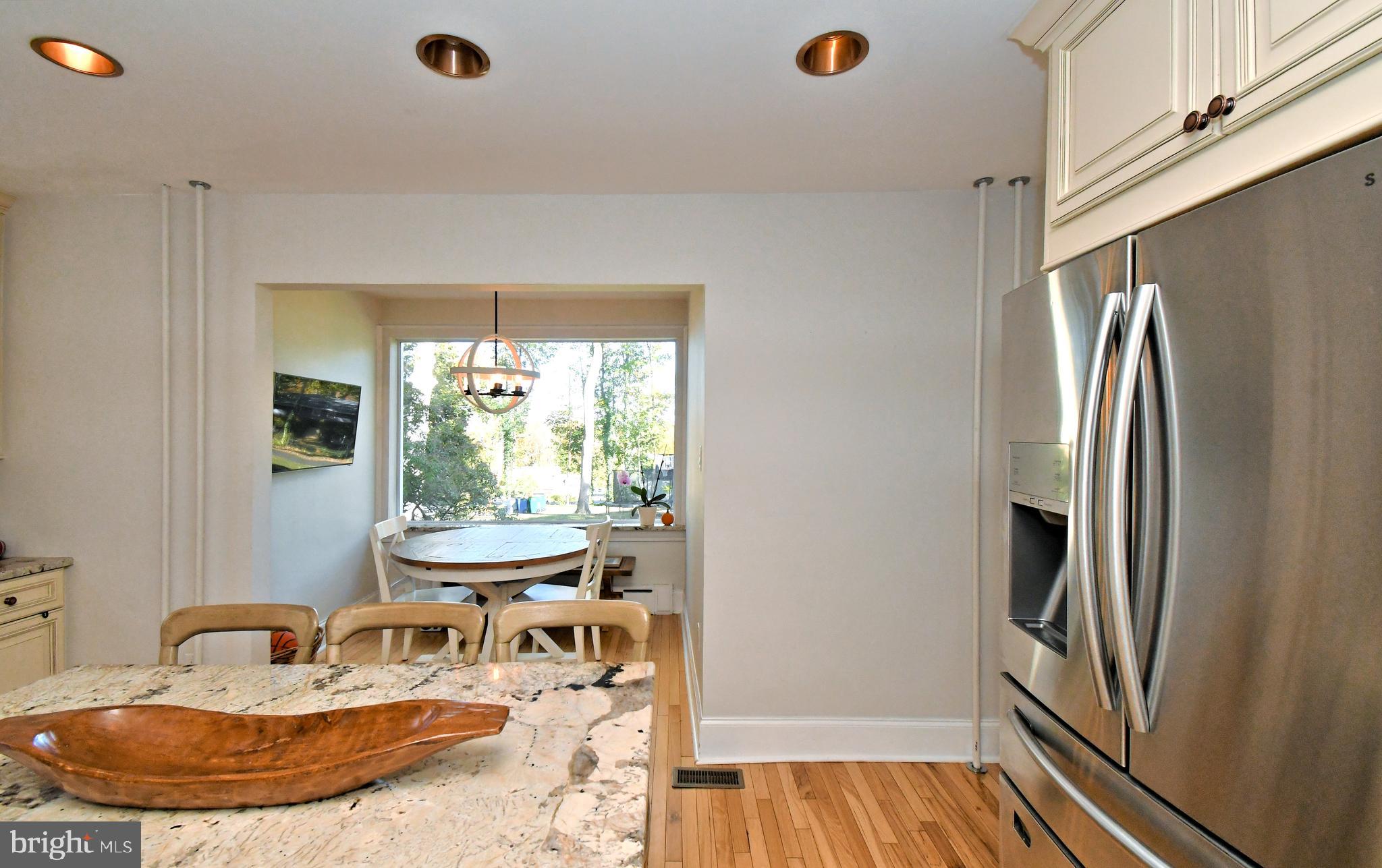 DELAVUE MANOR - Residential