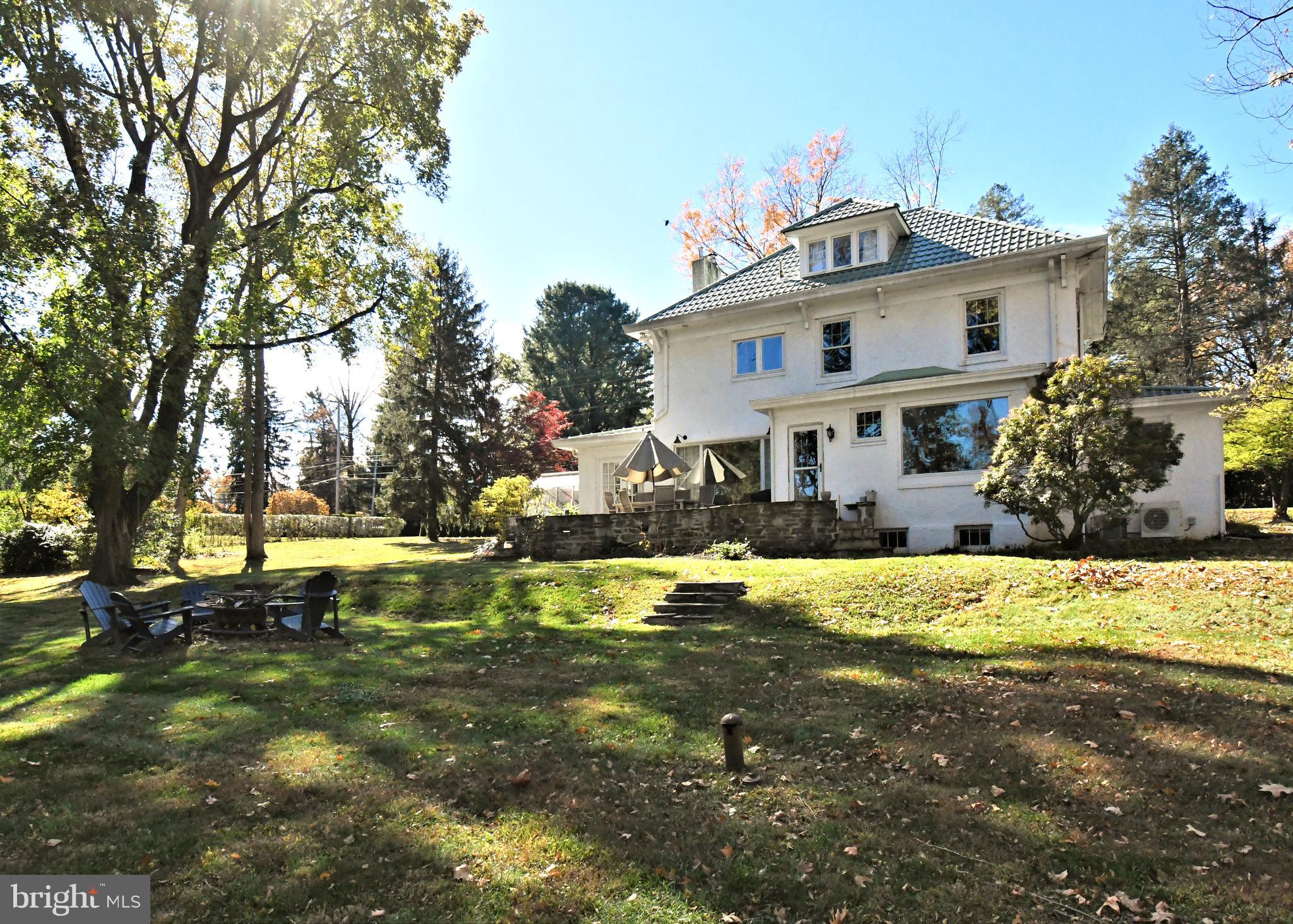 DELAVUE MANOR - Residential