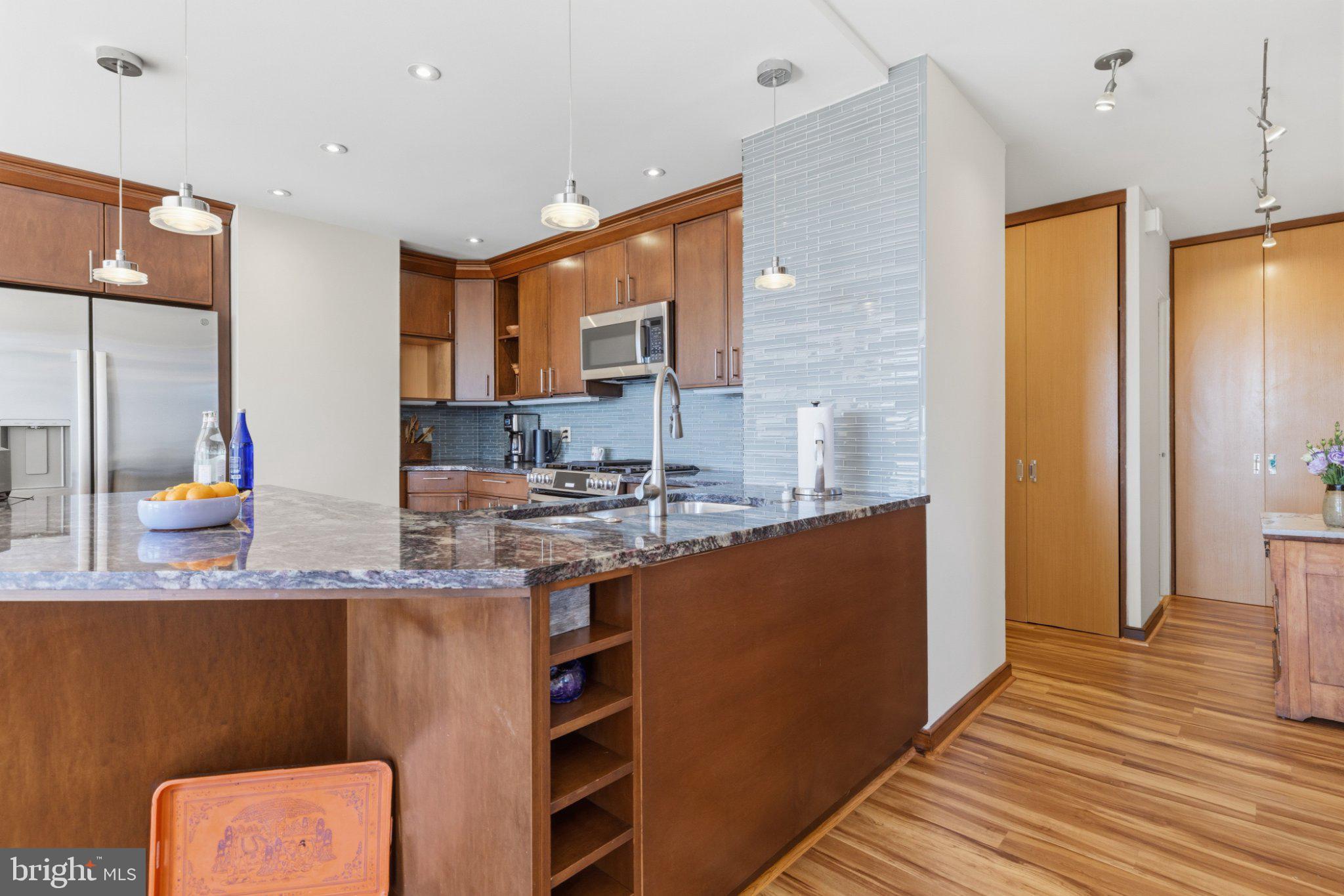 200 LOCUST STREET 5G&H