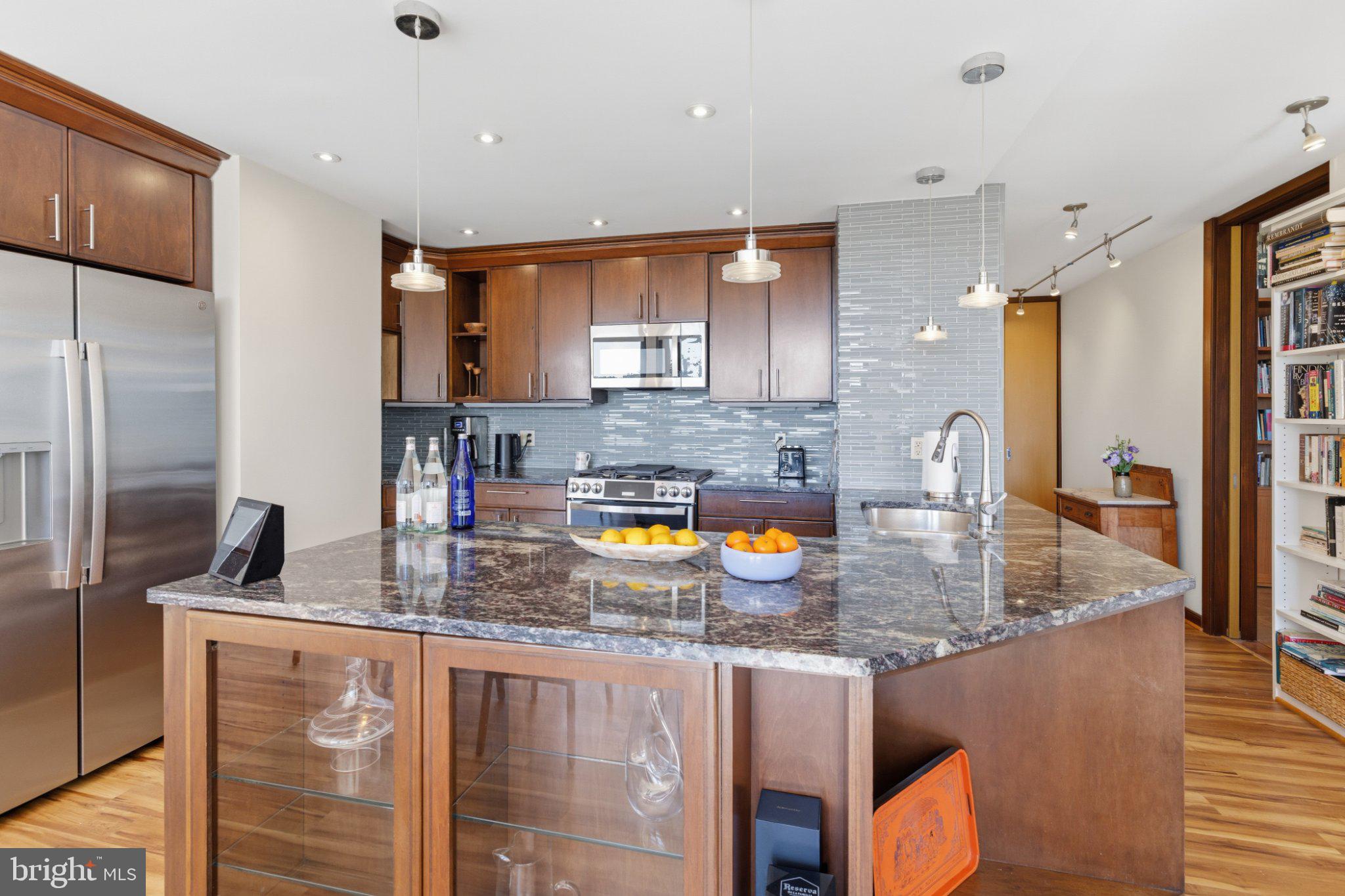 200 LOCUST STREET 5G&H