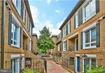 2121 Monroe Street Unit 1, Arlington, VA 22207