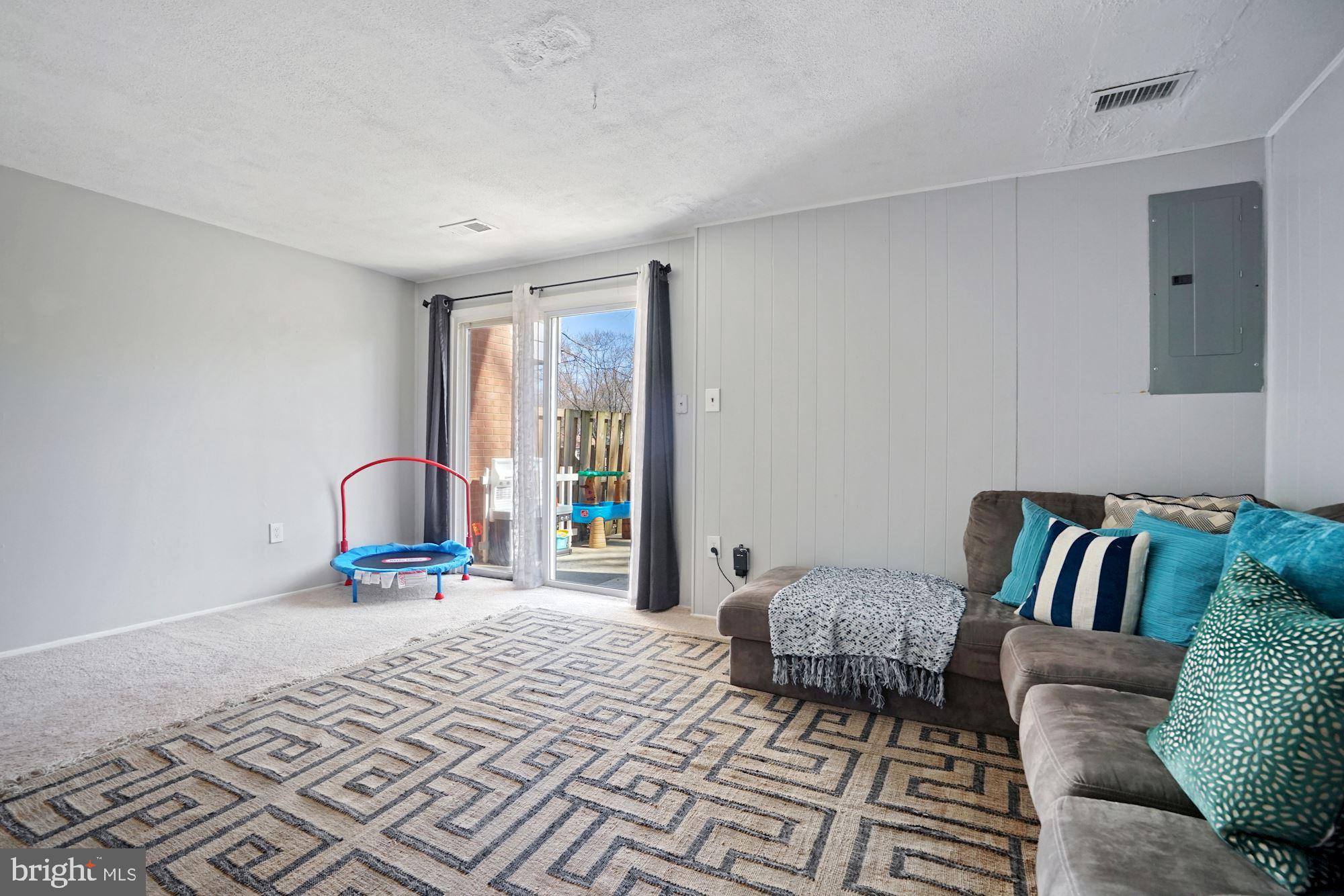 DALE CITY - Residential