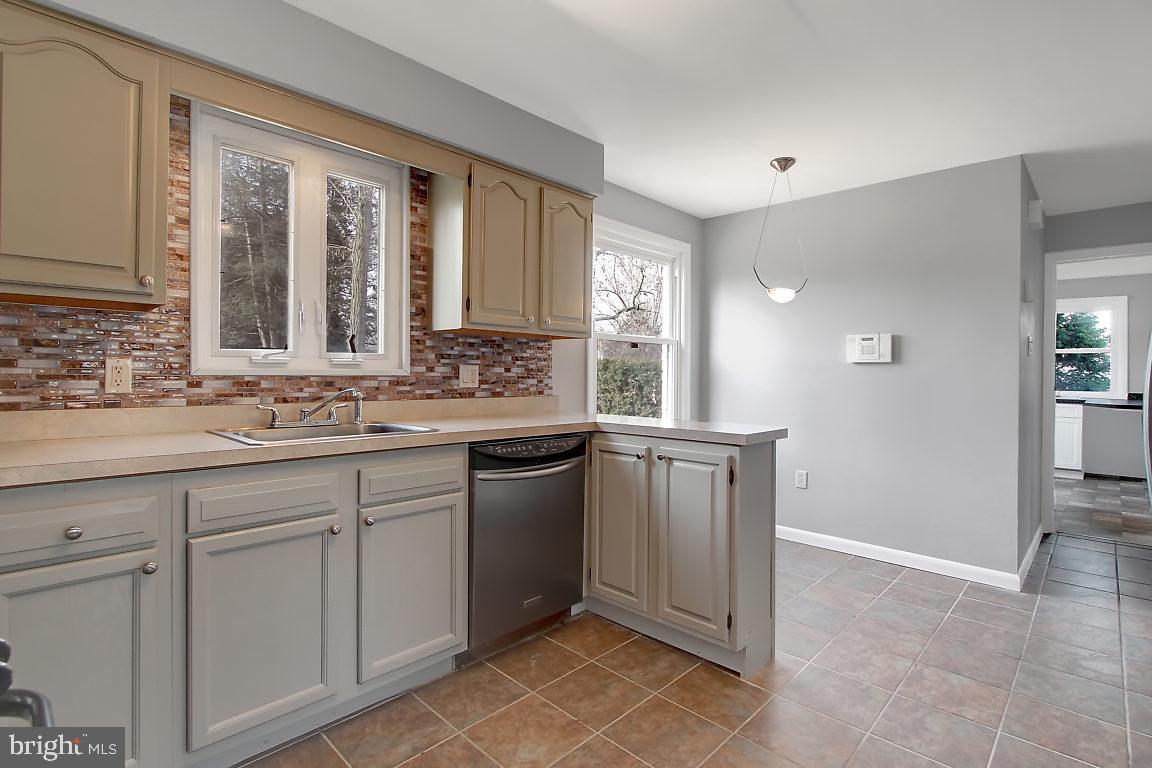 COLONIAL HEIGHTS - Residential