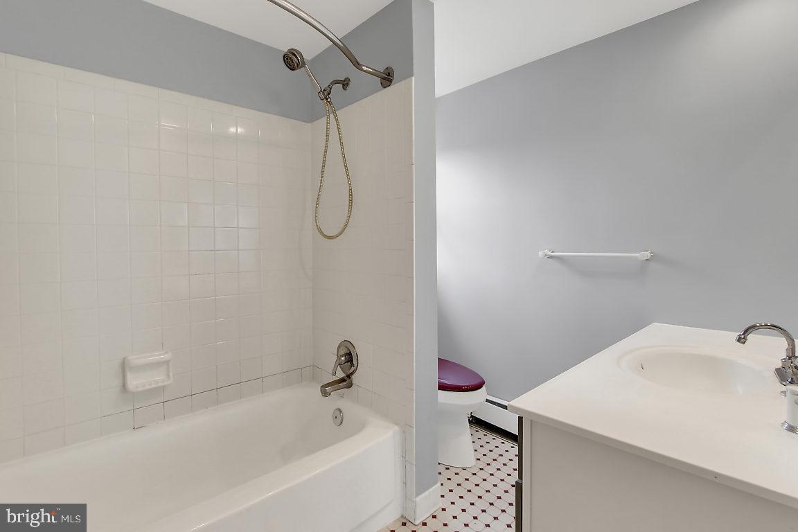 COLONIAL HEIGHTS - Residential