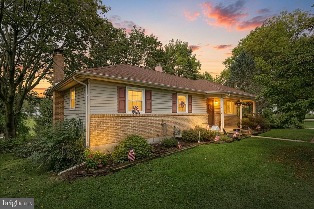 Photo of 850 Jefferson Lane, RED LION, PA 17356 (MLS # PAYK2090576)