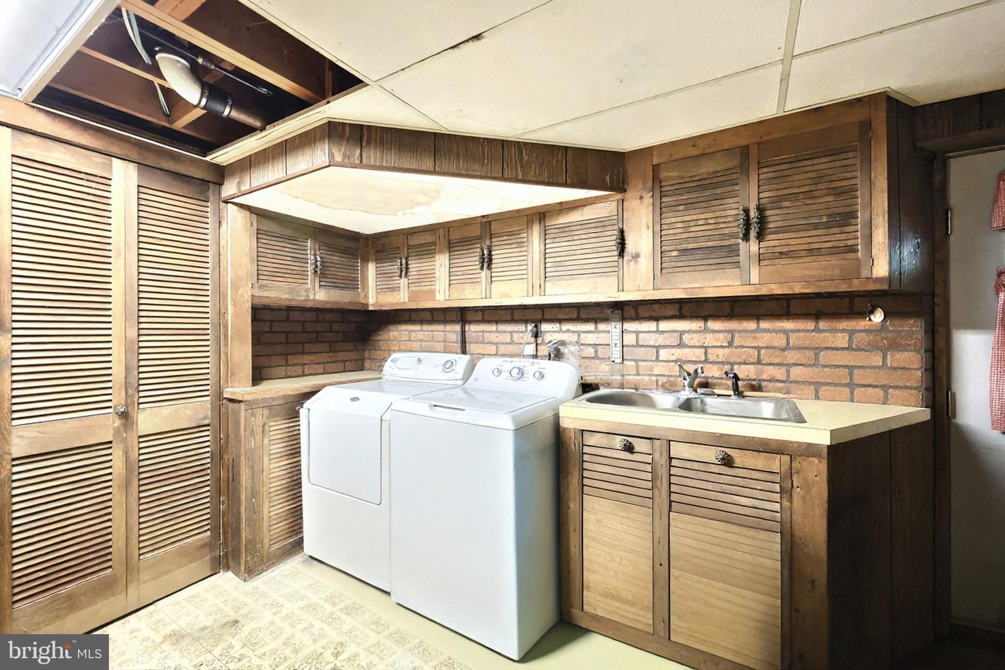 WINDSOR TWP - Residential