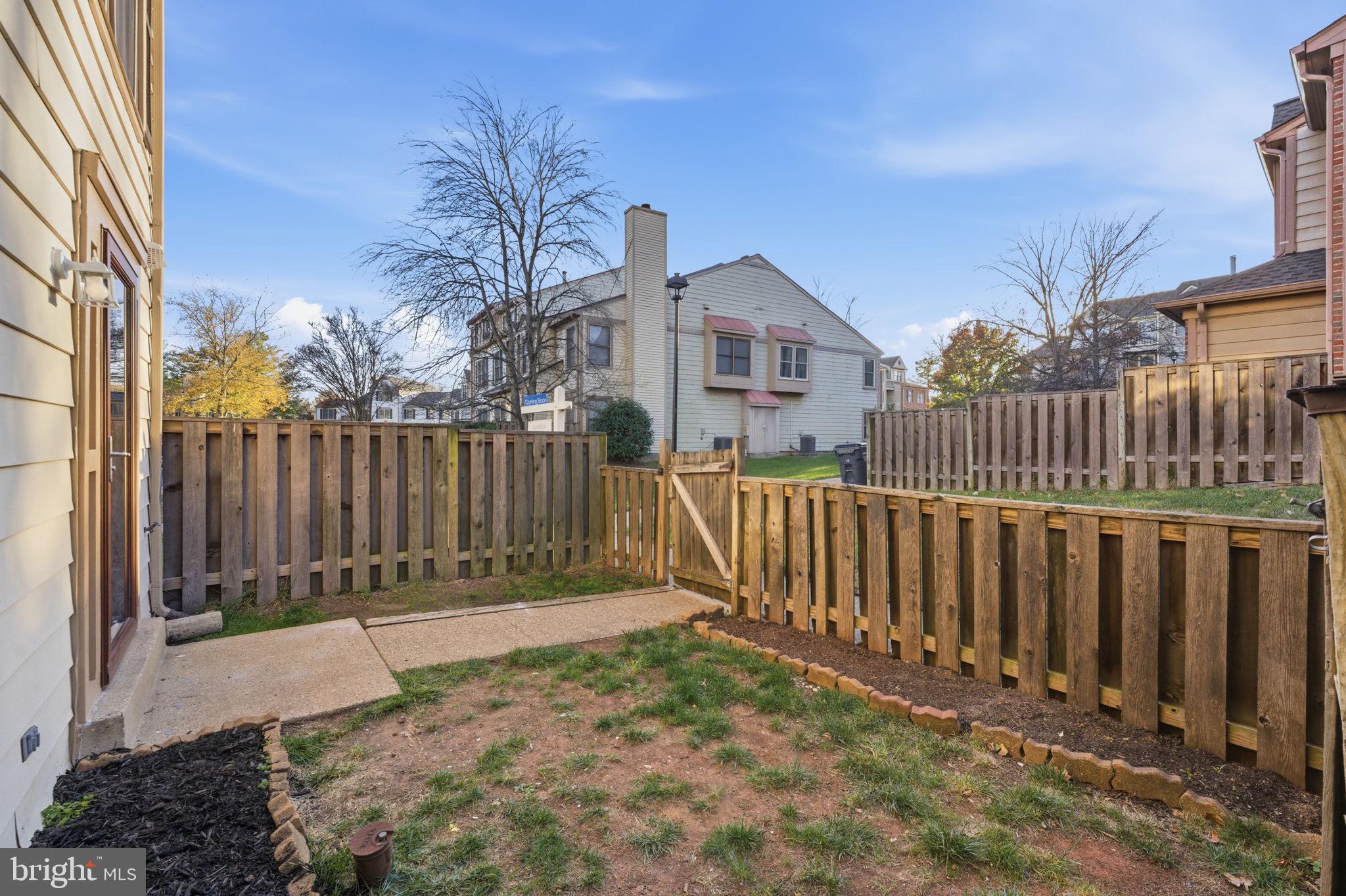 STONINGTON CONDOMINIUMS - Residential