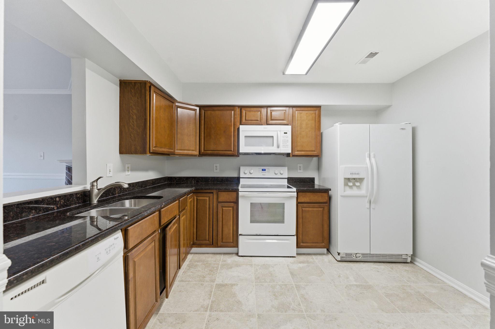 STONINGTON CONDOMINIUMS - Residential