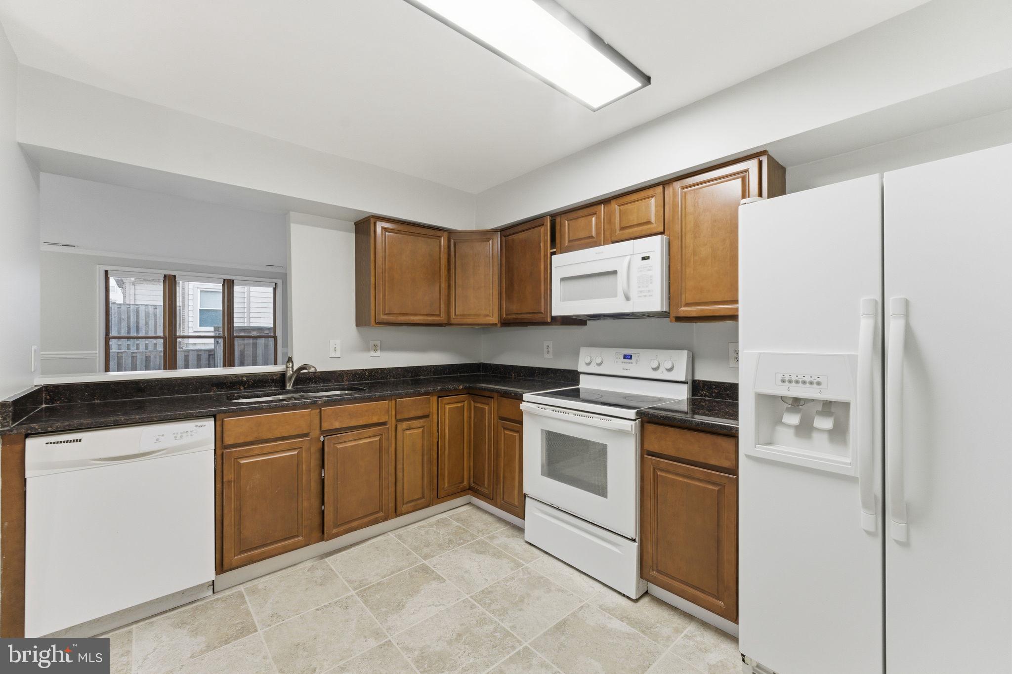 STONINGTON CONDOMINIUMS - Residential