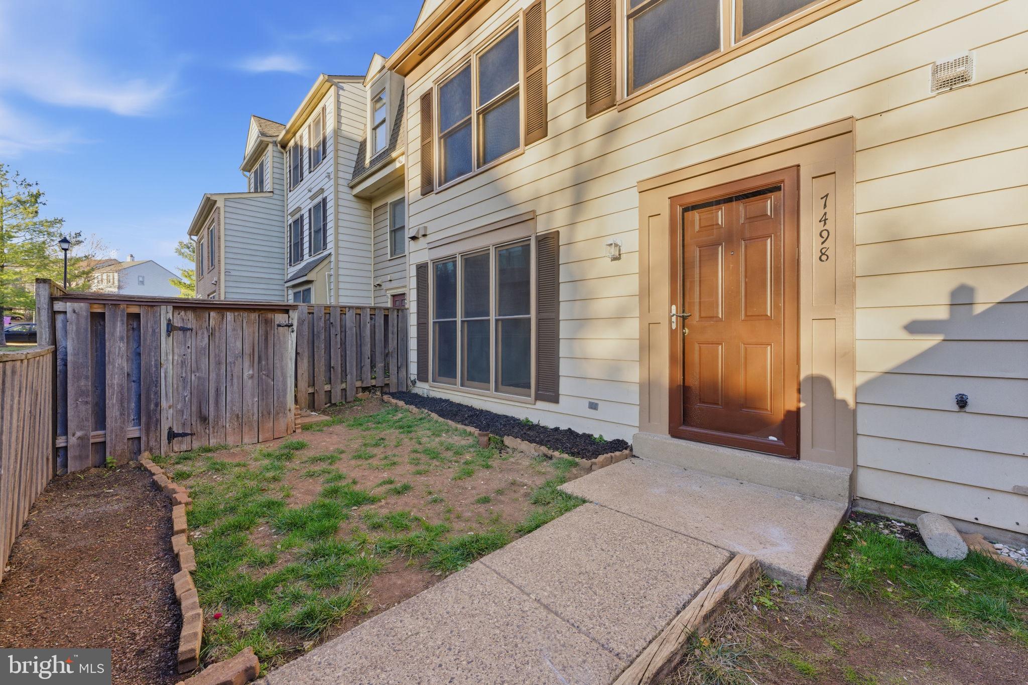 STONINGTON CONDOMINIUMS - Residential