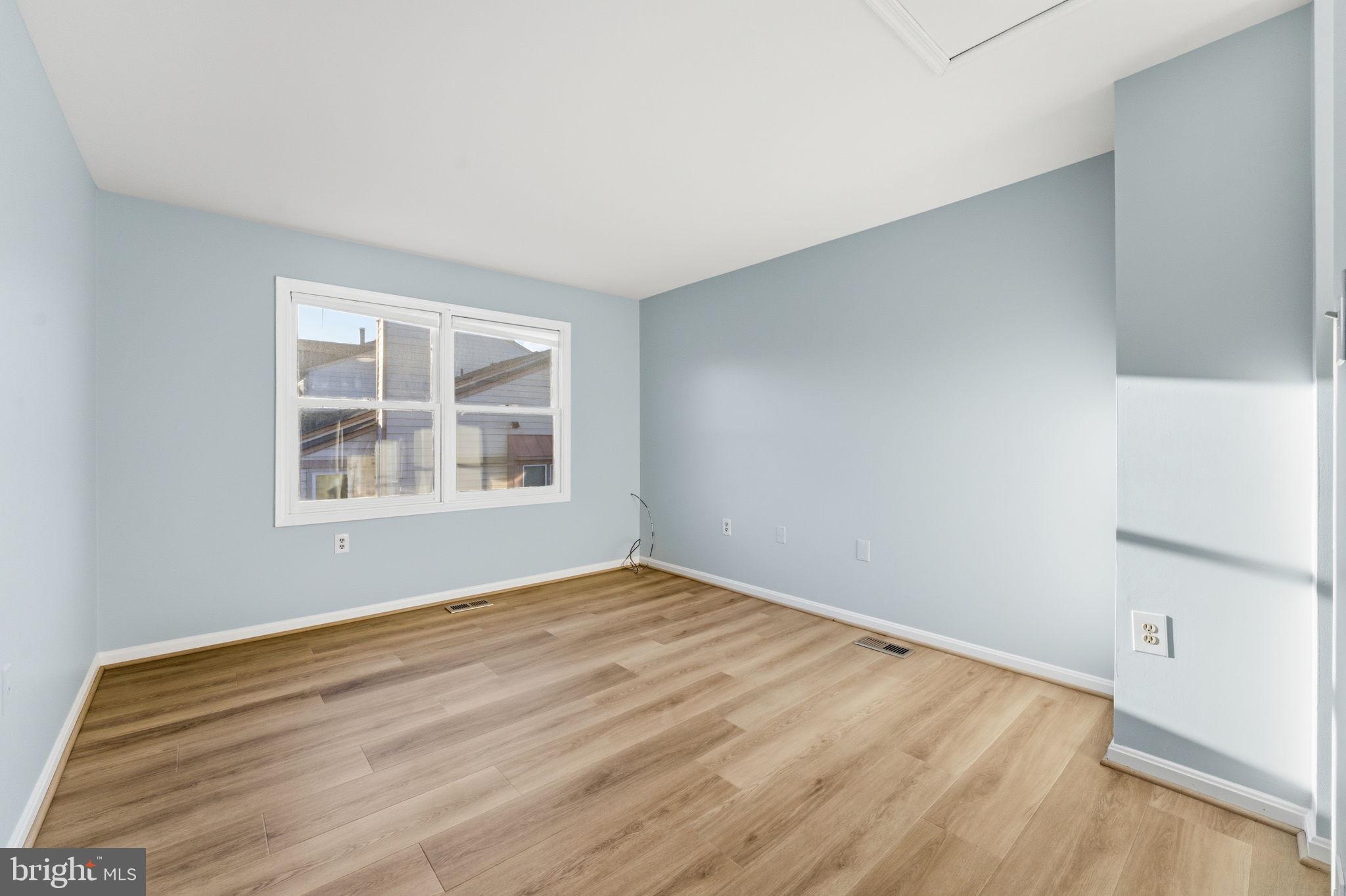 STONINGTON CONDOMINIUMS - Residential