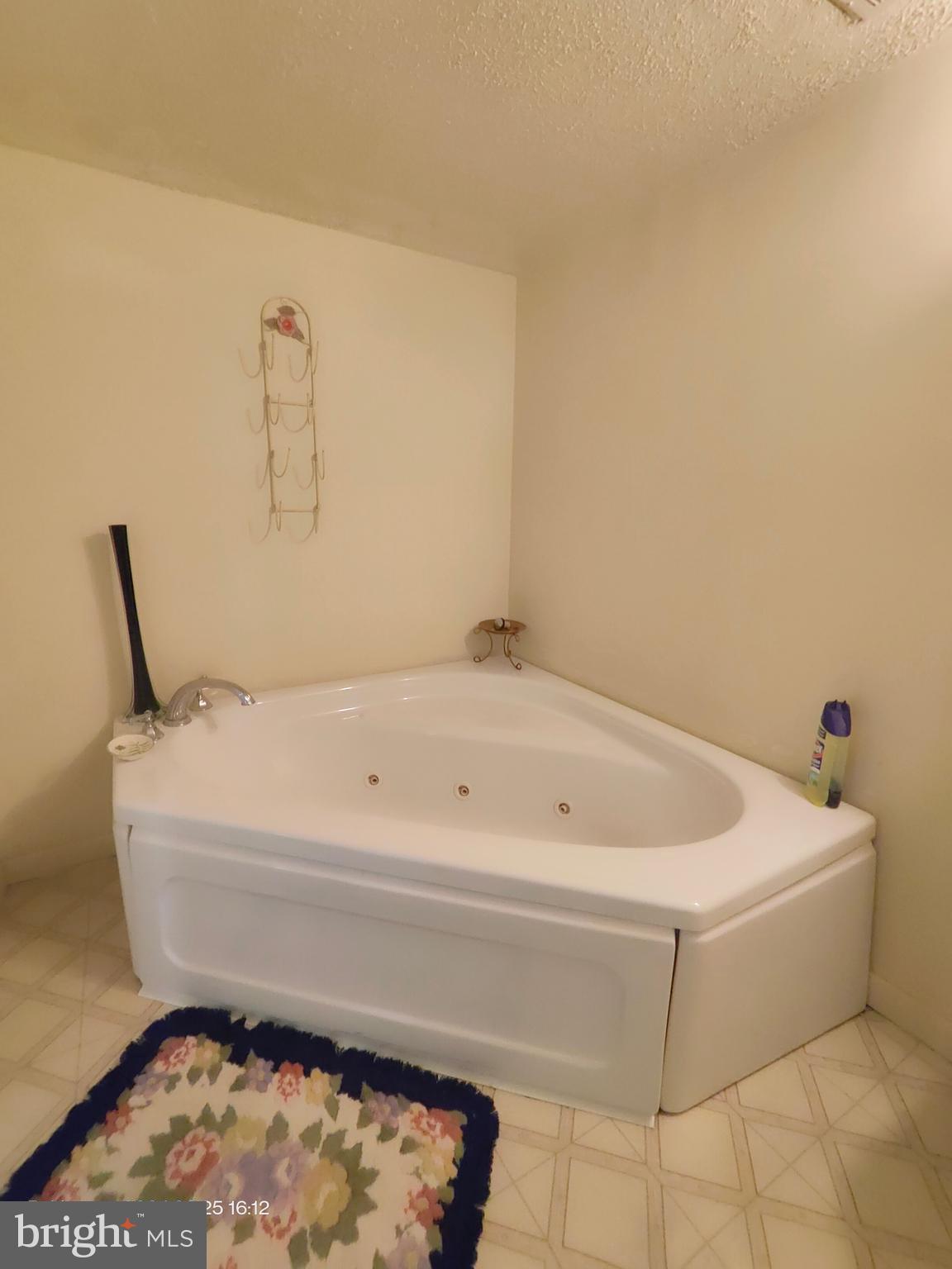 ROLAND TERRACE - Residential Lease