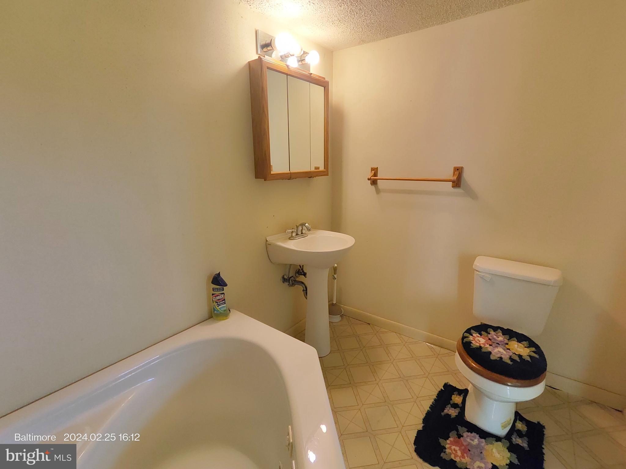 ROLAND TERRACE - Residential Lease