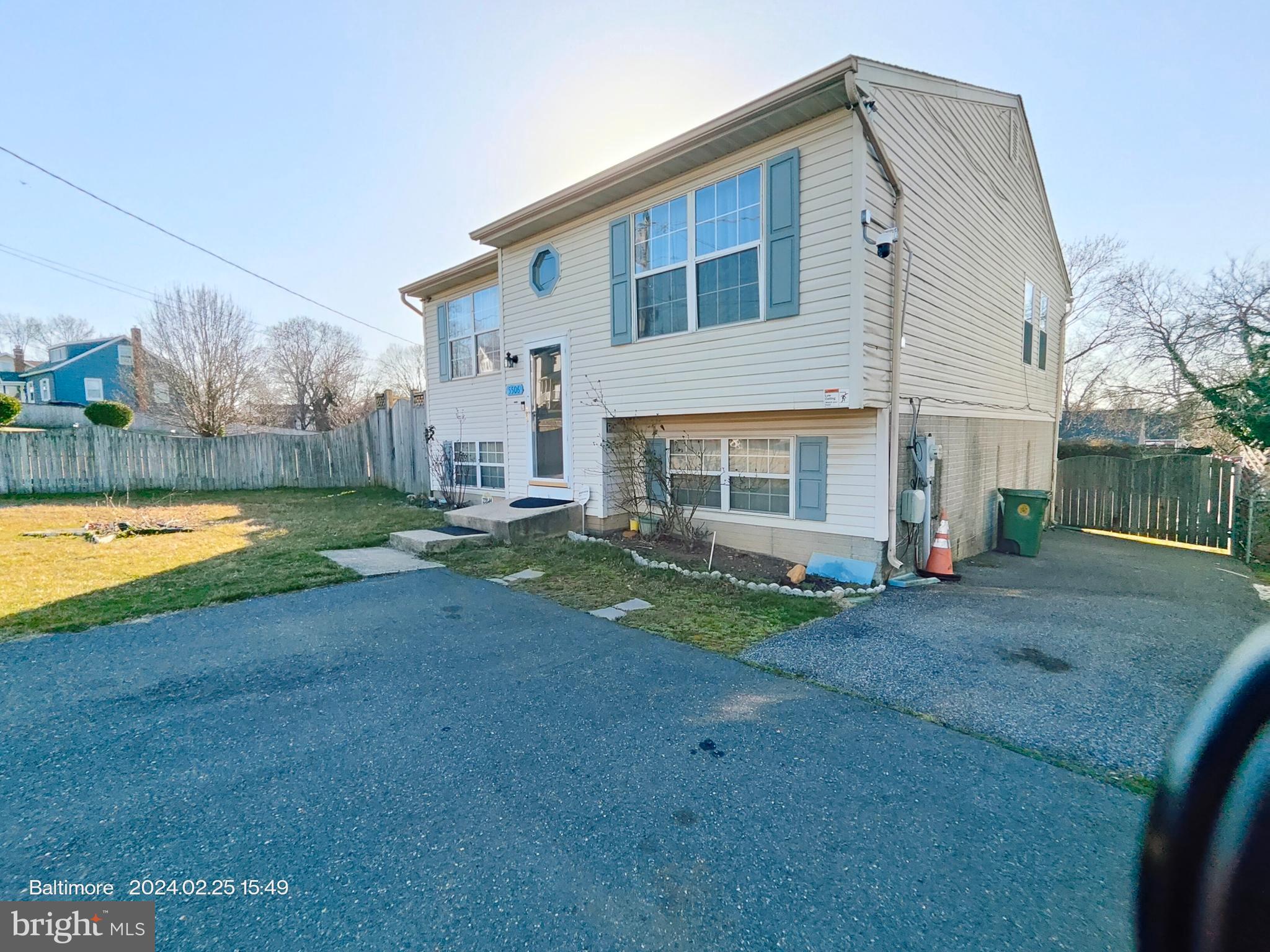 ROLAND TERRACE - Residential Lease