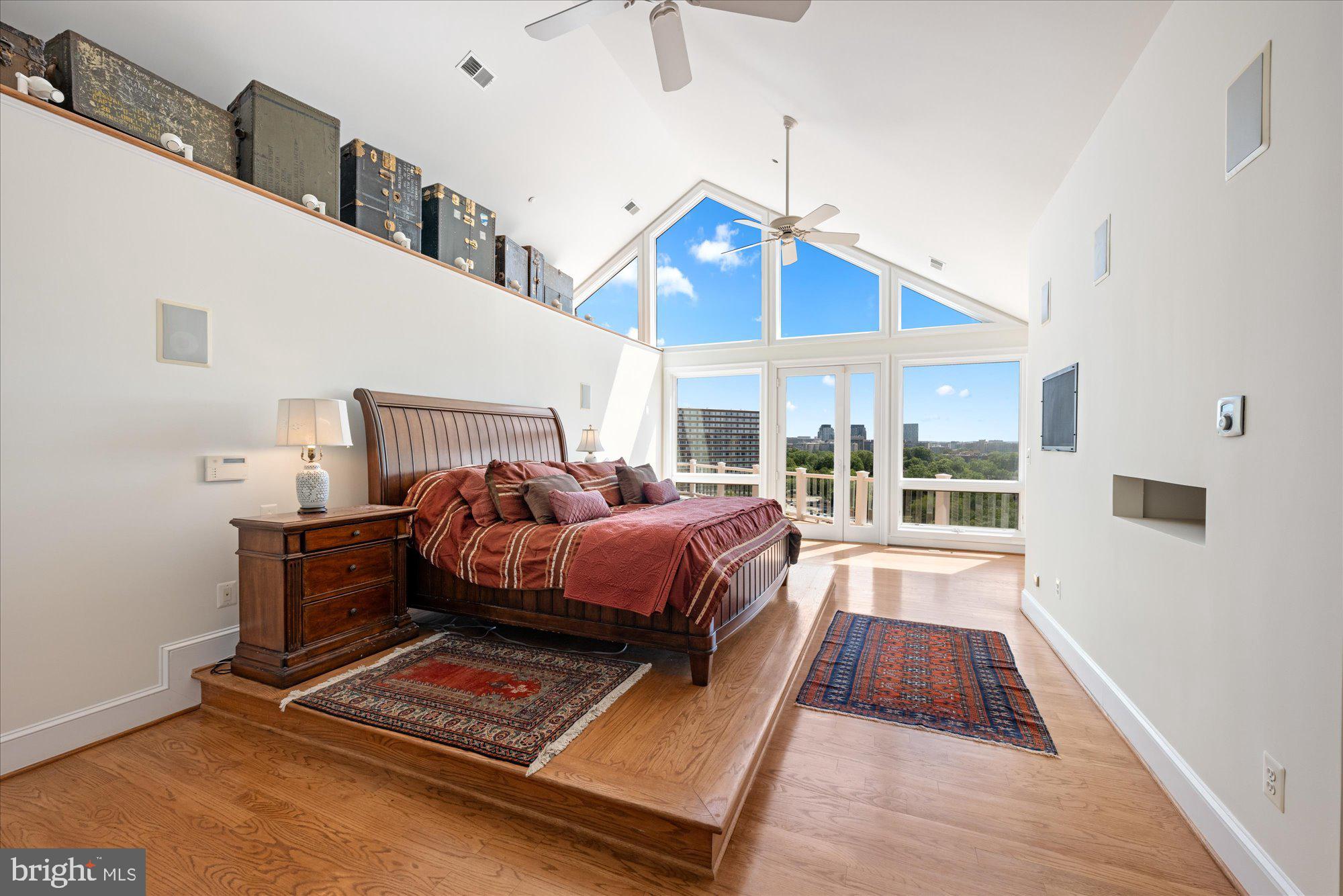 ARLINGTON RIDGE - Residential