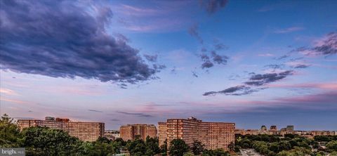 1701 S ARLINGTON RIDGE ROAD ARLINGTON VA 22202