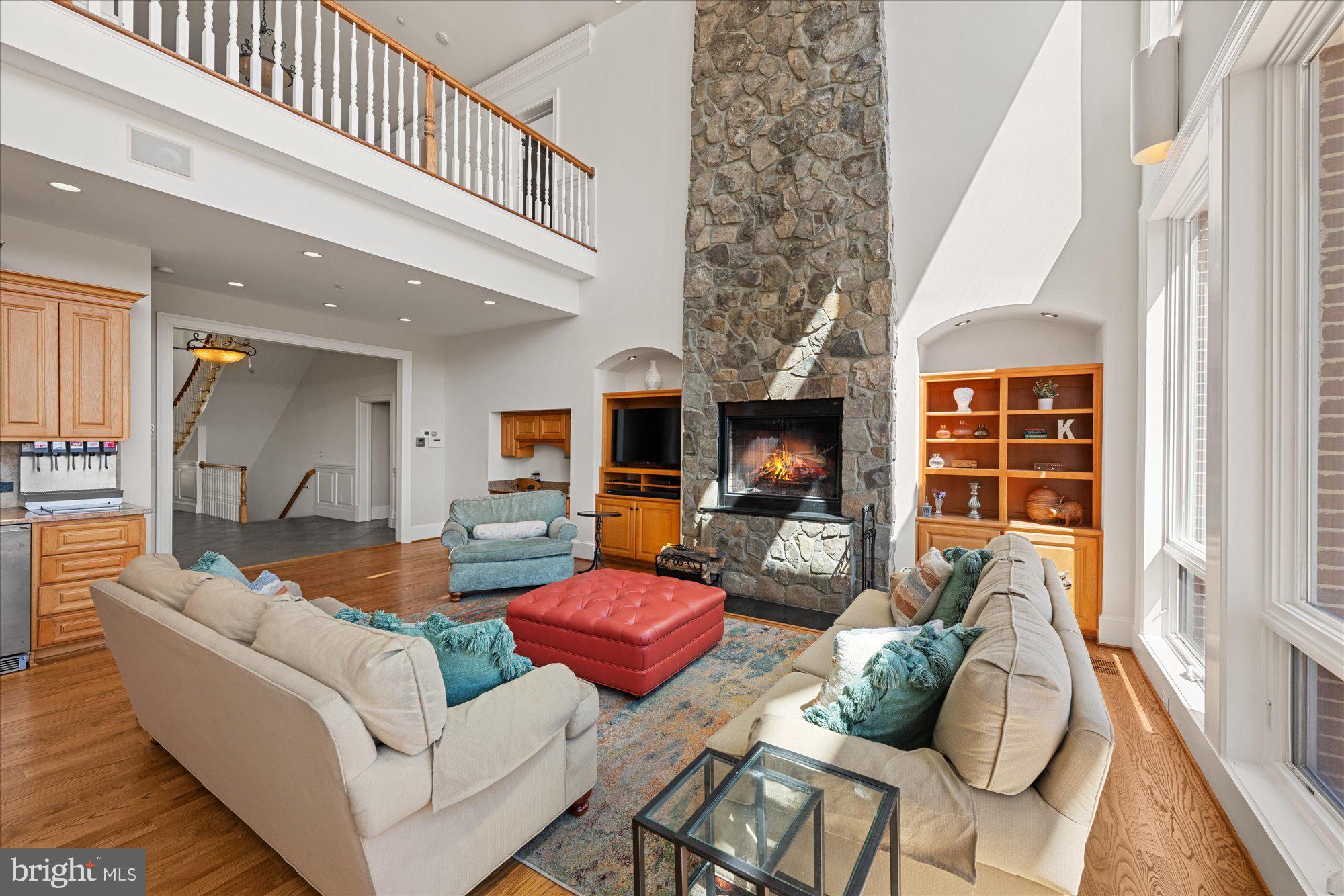 ARLINGTON RIDGE - Residential