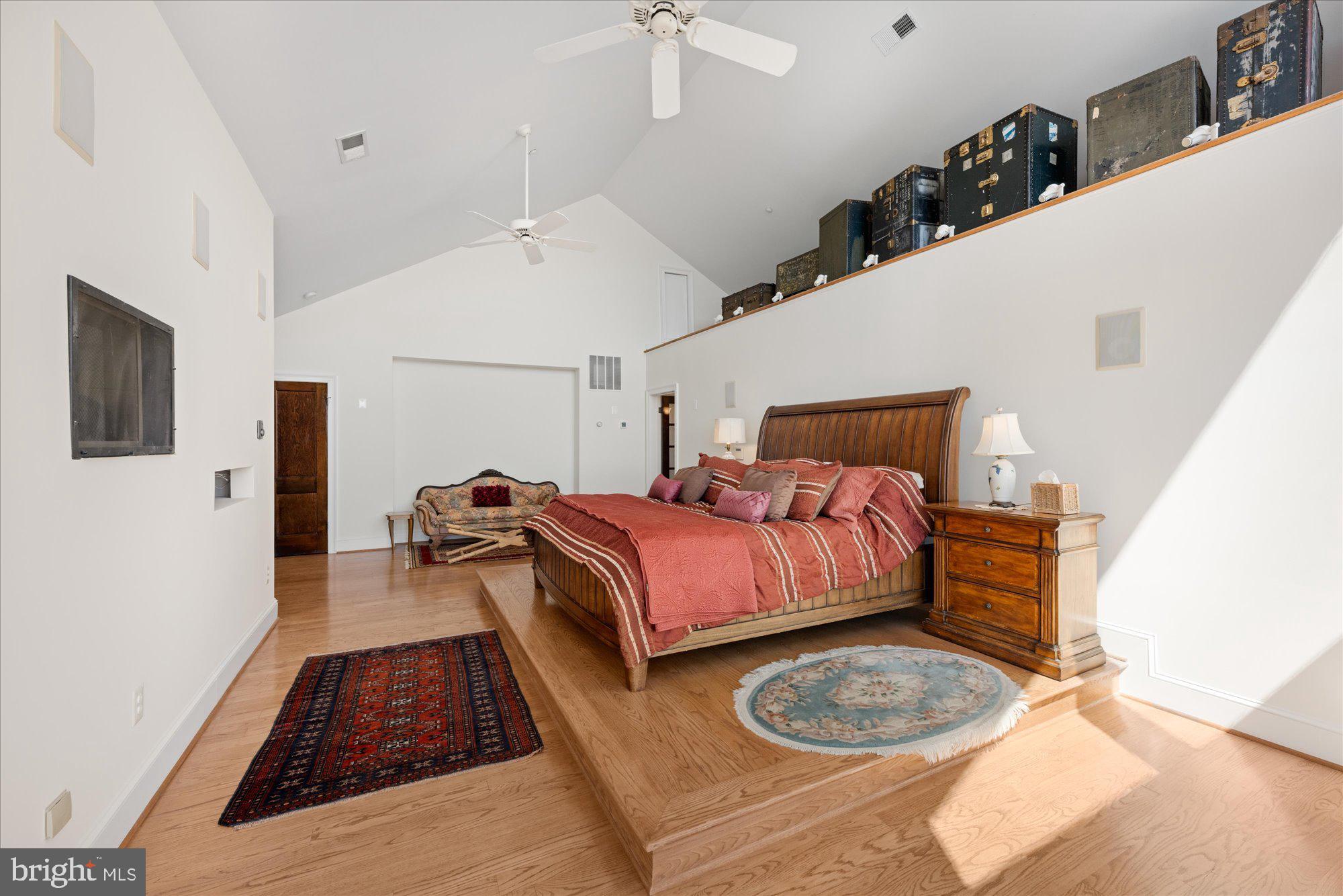 ARLINGTON RIDGE - Residential